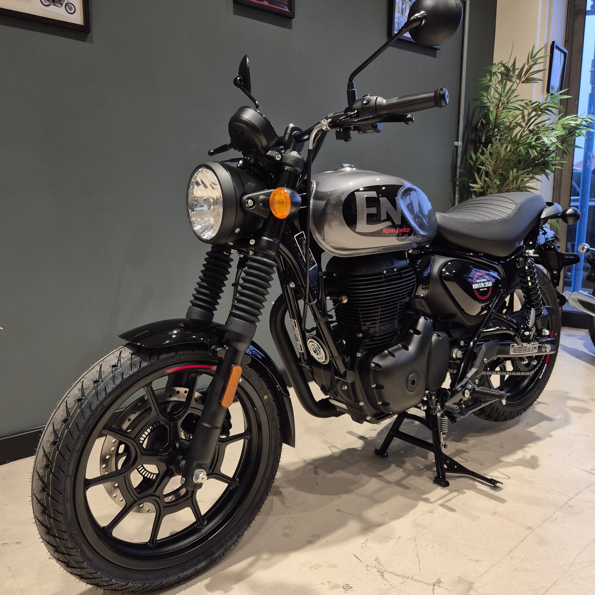 Royal Enfield HNTR 350 - Dapper Grey