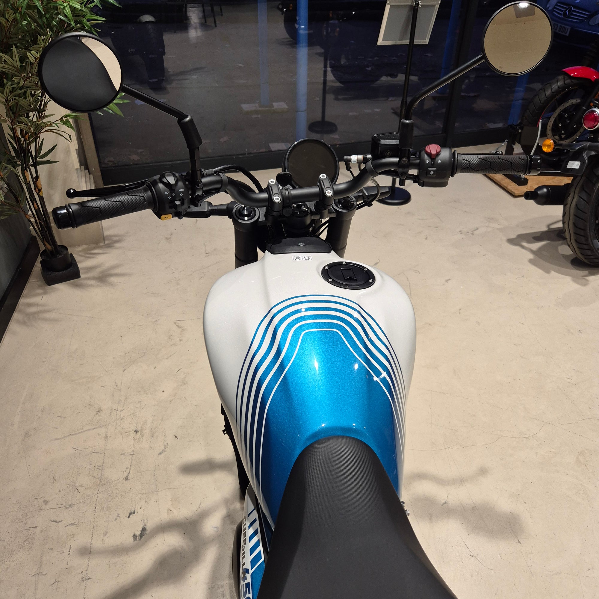 Royal Enfield Guerrilla 450 - Brava Blue