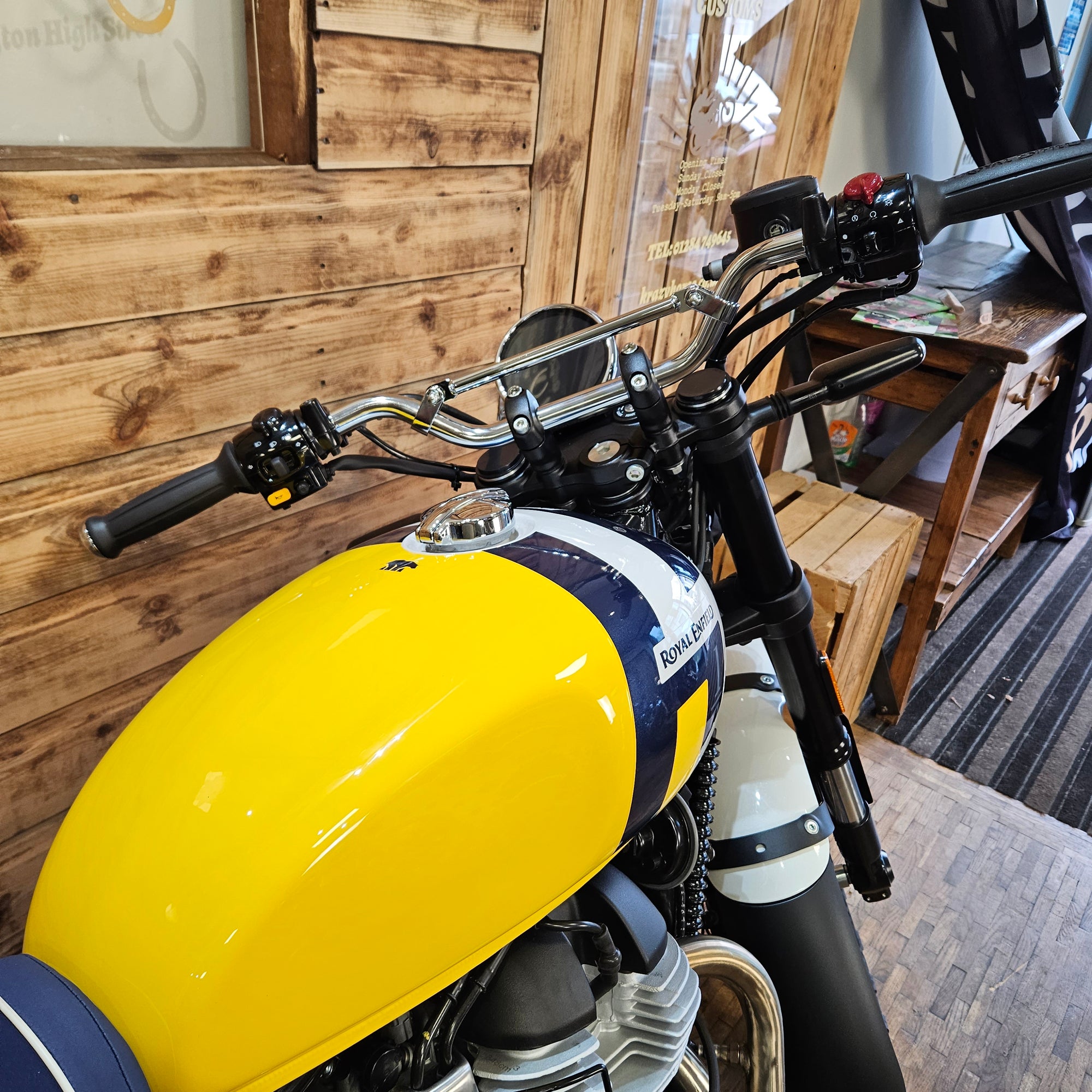 ROYAL ENFIELD BEAR 650 - Wild Honey Yellow