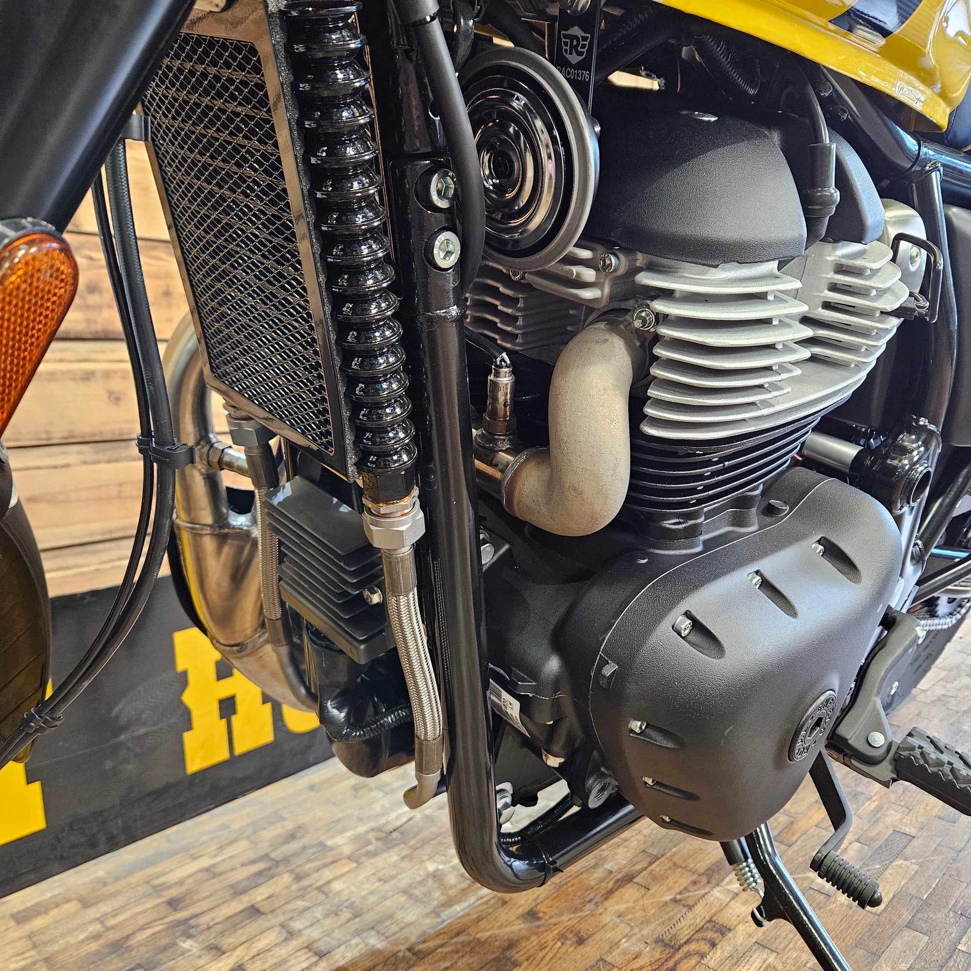 ROYAL ENFIELD BEAR 650 - Wild Honey Yellow