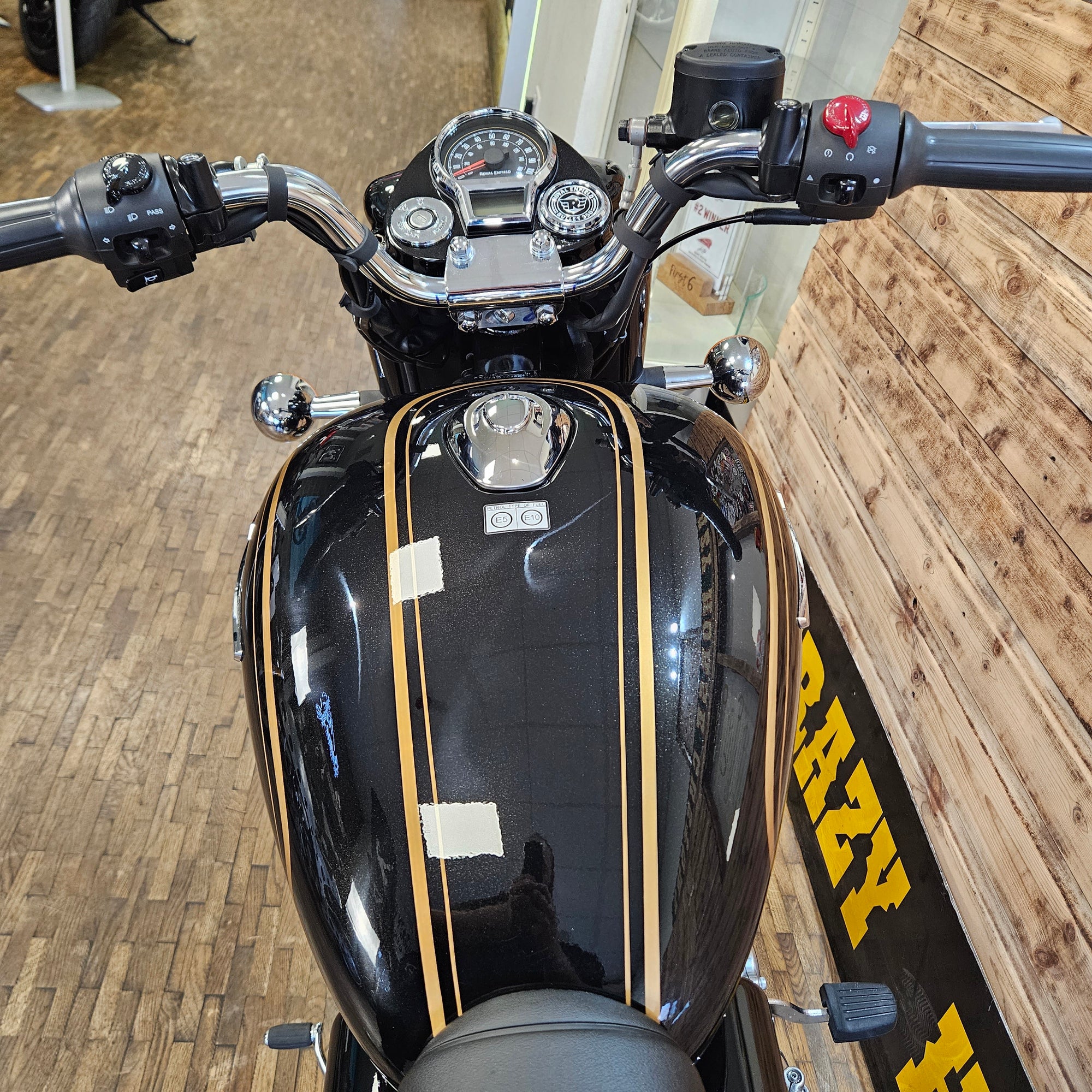 ROYAL ENFIELD BULLET 350 - Black