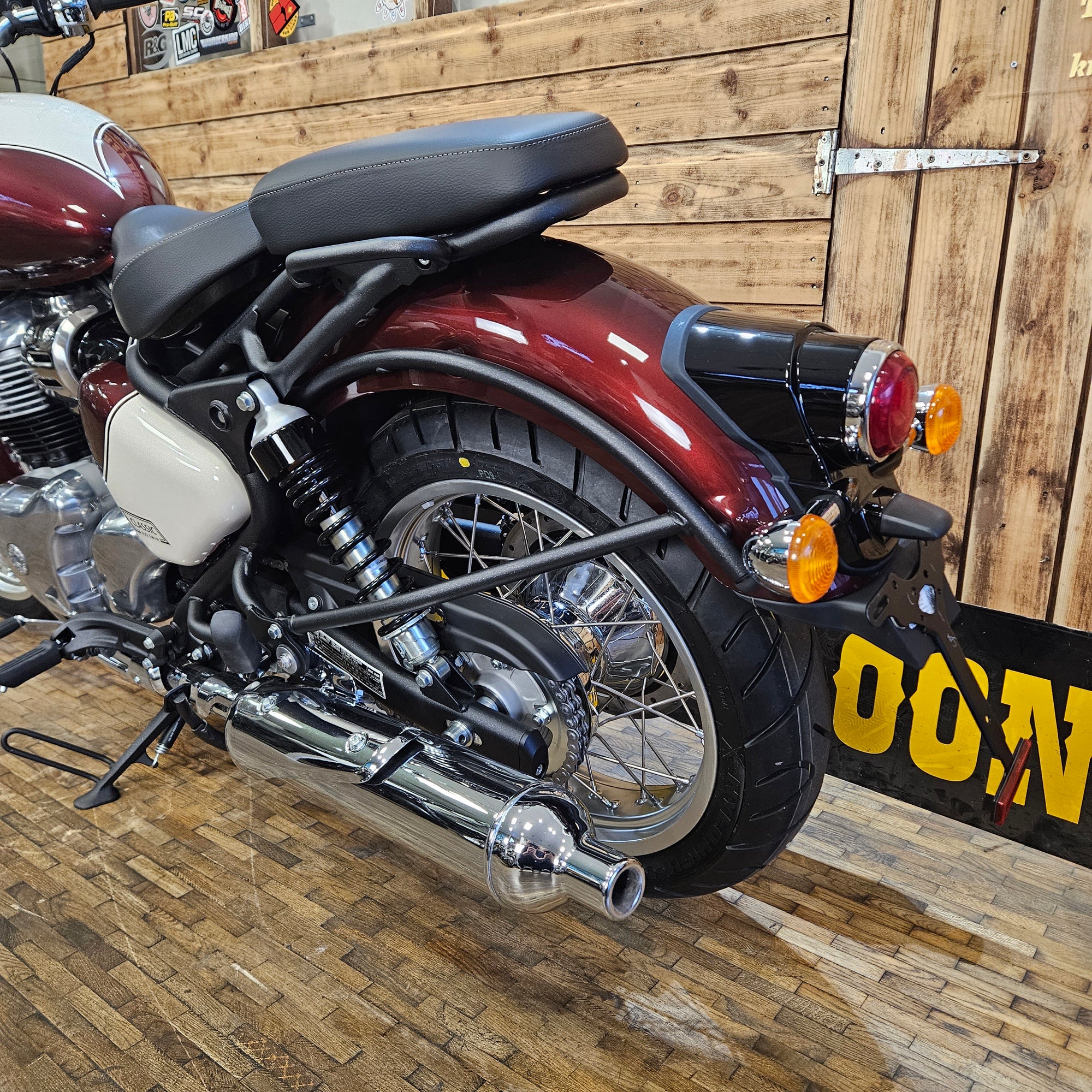 ROYAL ENFIELD CLASSIC 650 - Vallam Red