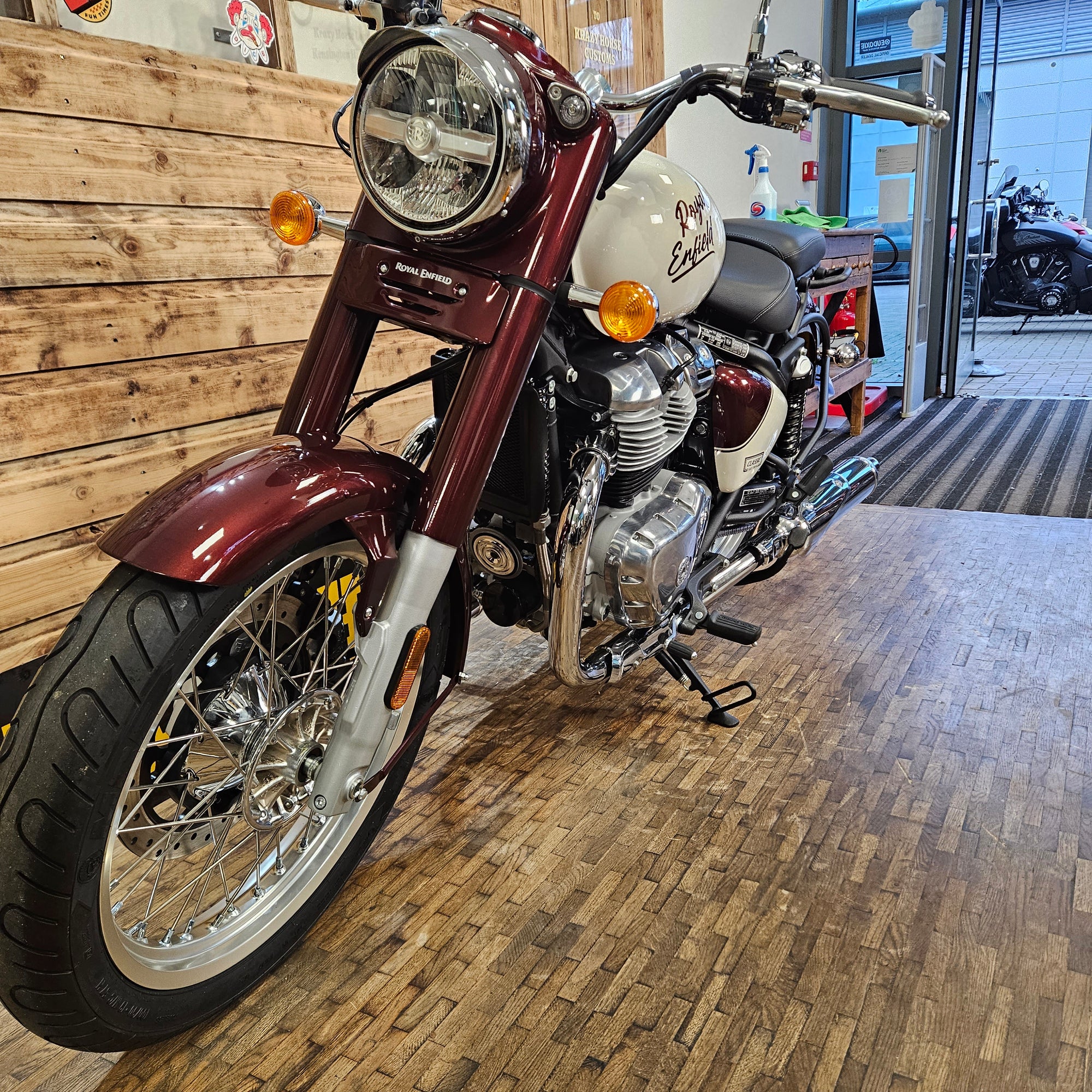 ROYAL ENFIELD CLASSIC 650 - Vallam Red