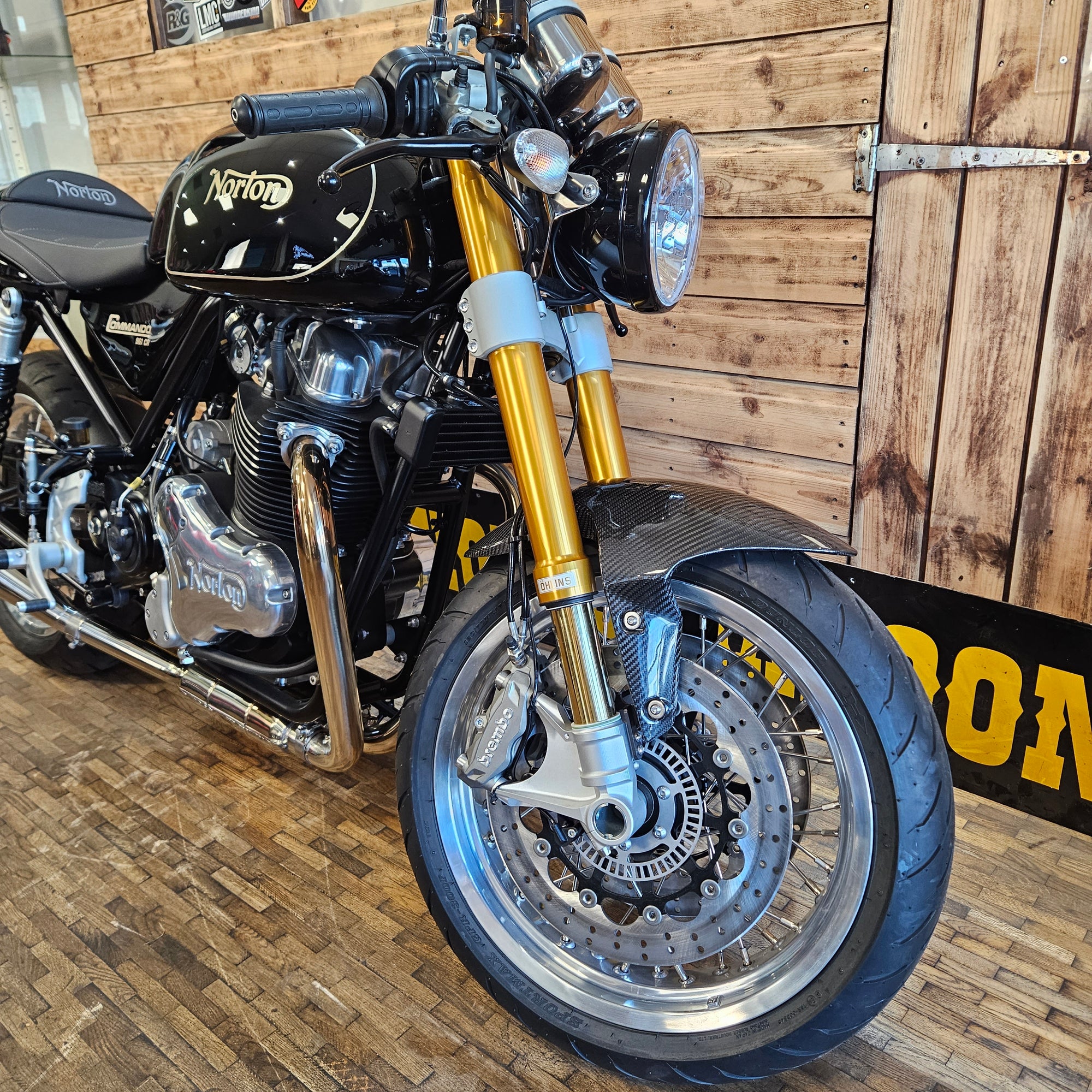 NORTON 961 CR - MATRIX BLACK Polished rims