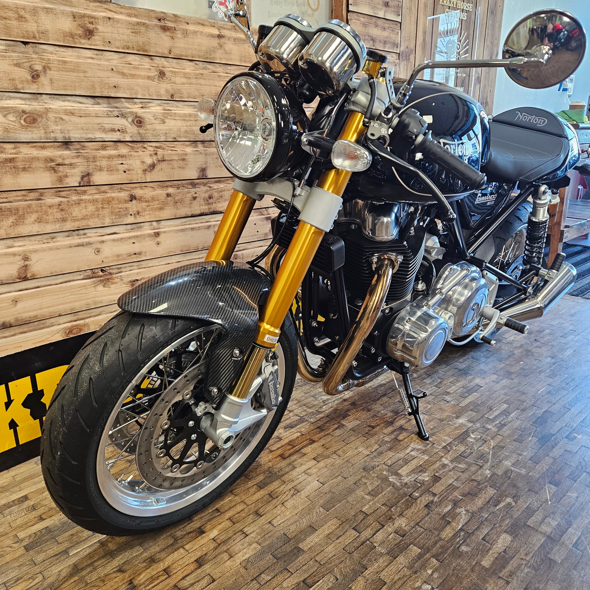 NORTON 961 CR - MATRIX BLACK Polished rims