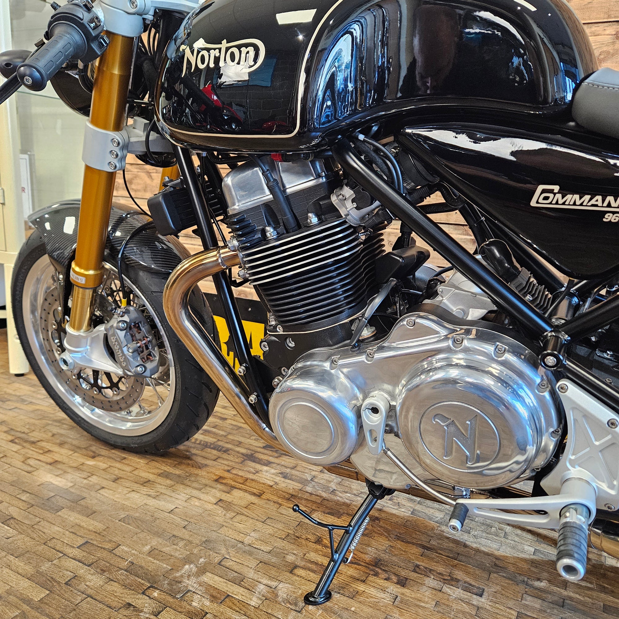 NORTON 961 CR - MATRIX BLACK Polished rims