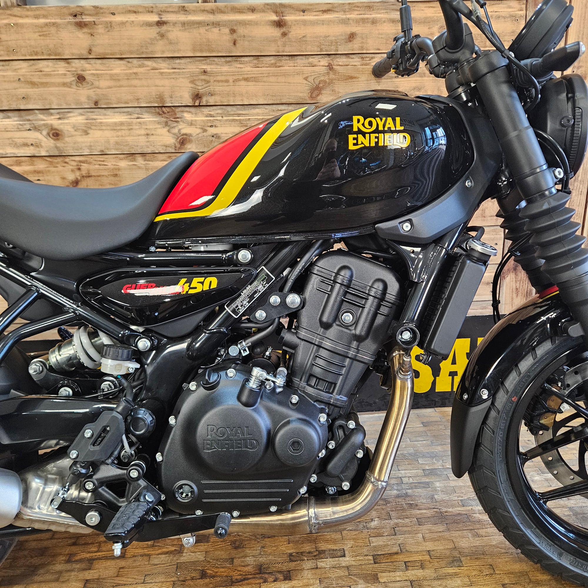 ROYAL ENFIELD GUERILLA 450 - Playa Black - PreRegistered