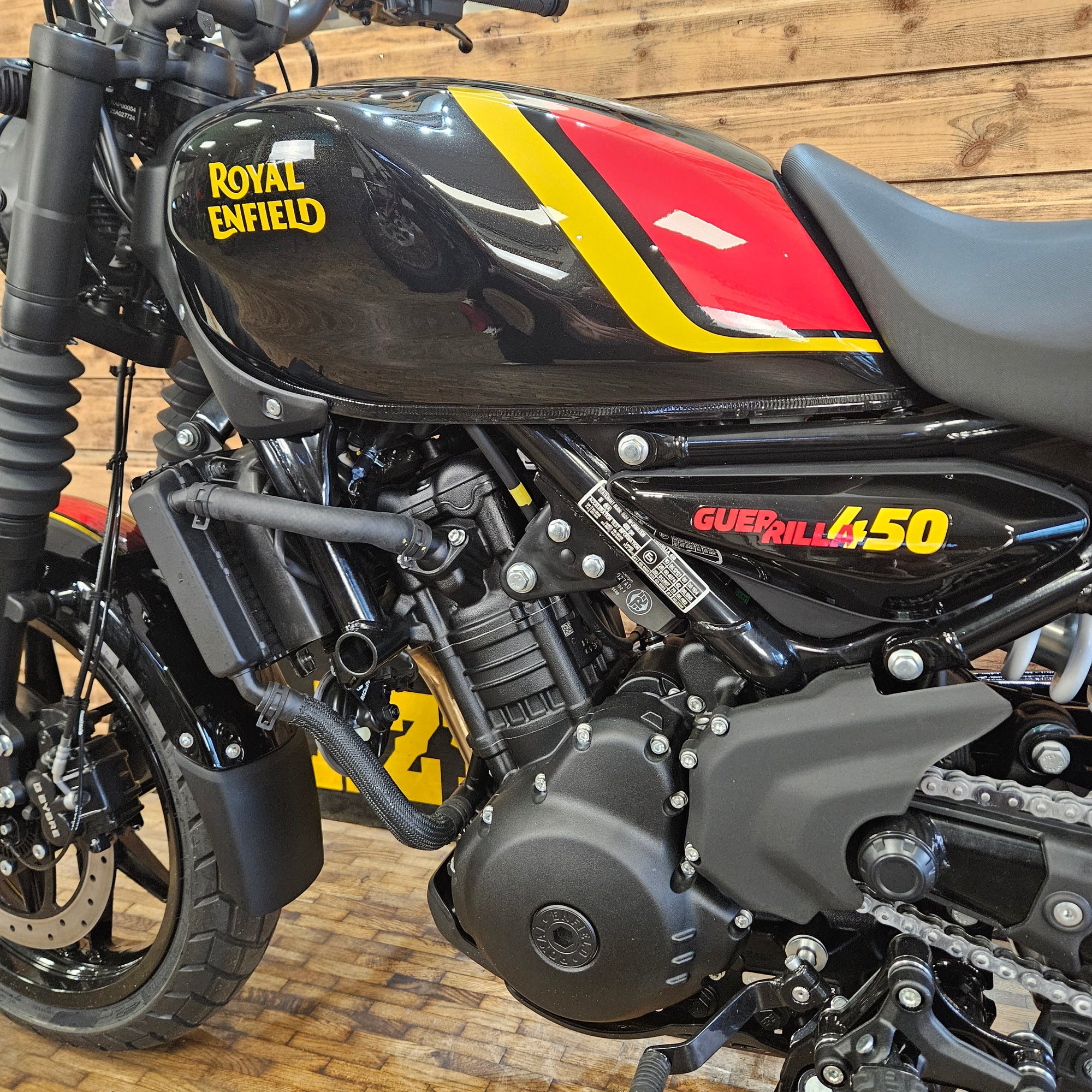 ROYAL ENFIELD GUERILLA 450 - Playa Black - PreRegistered