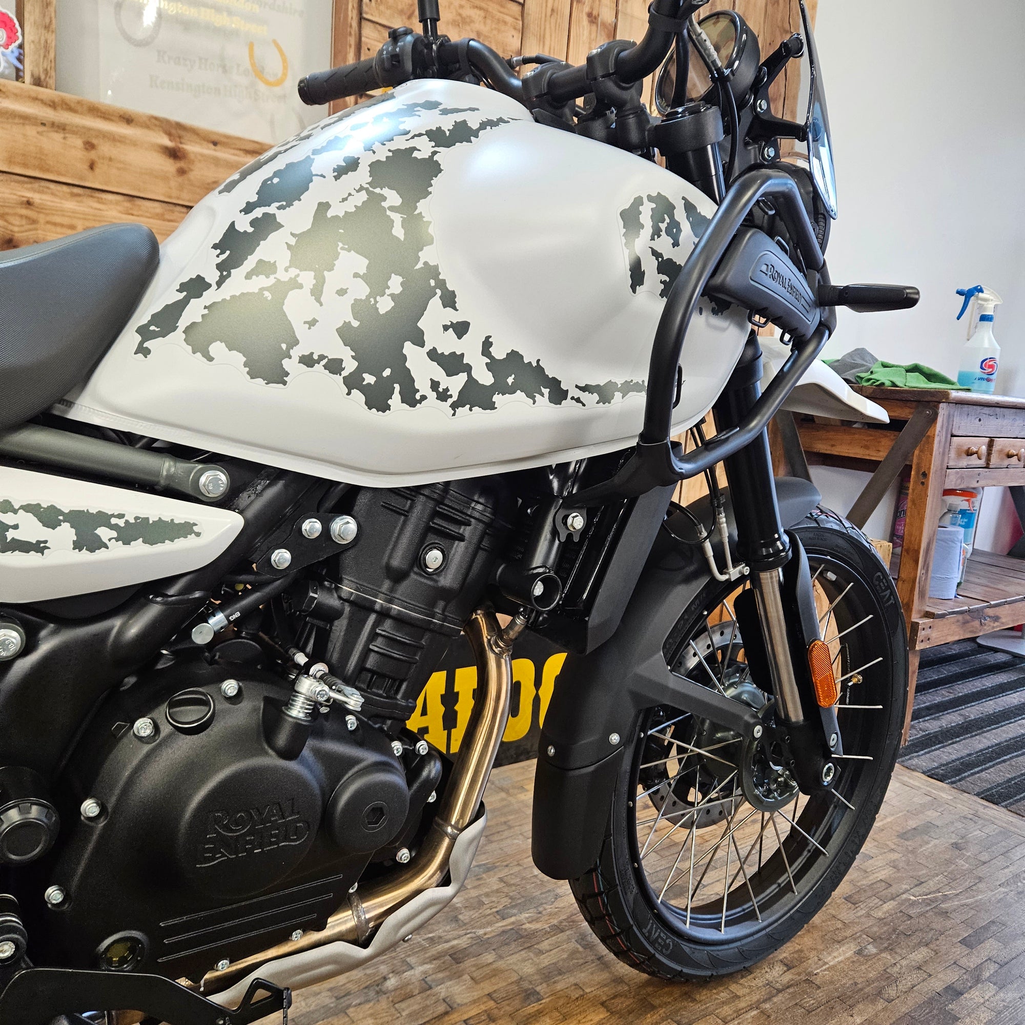 ROYAL ENFIELD HIMALAYAN 450 - Kamet White - PreRegistered