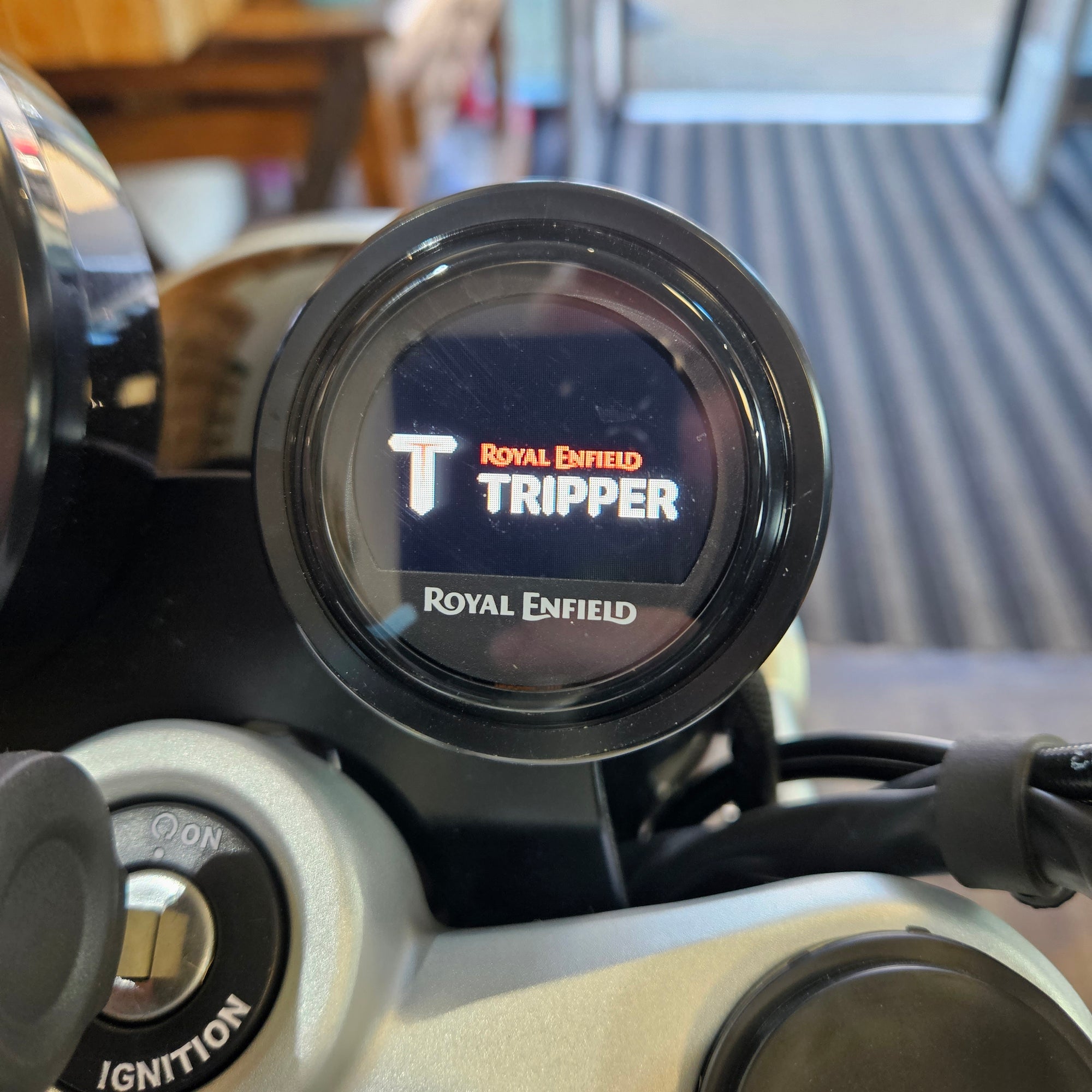 ROYAL ENFIELD SUPER METEOR 650 - Astral Black - Preloved