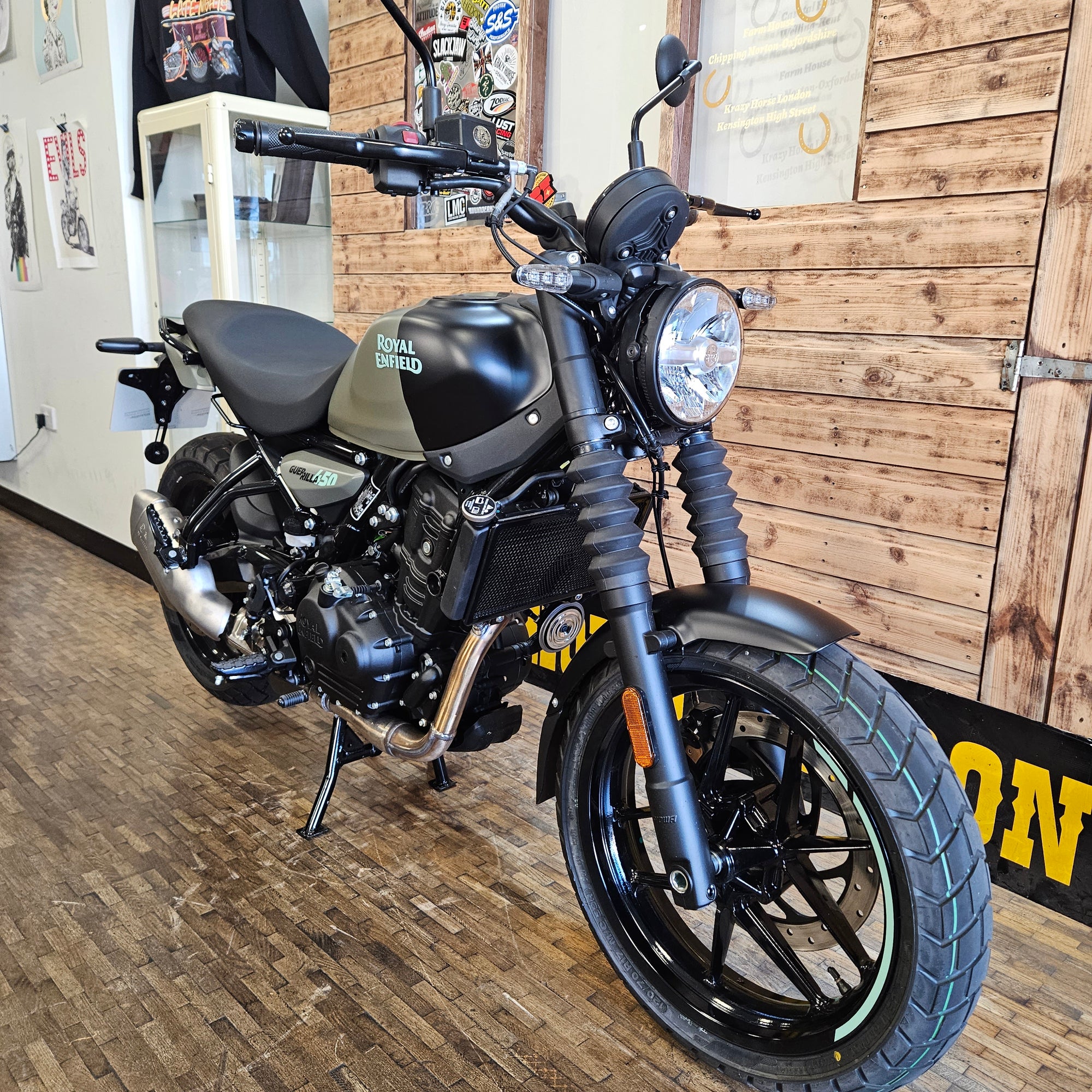 ROYAL ENFIELD GUERILLA 450 - Ash Green - PreRegistered