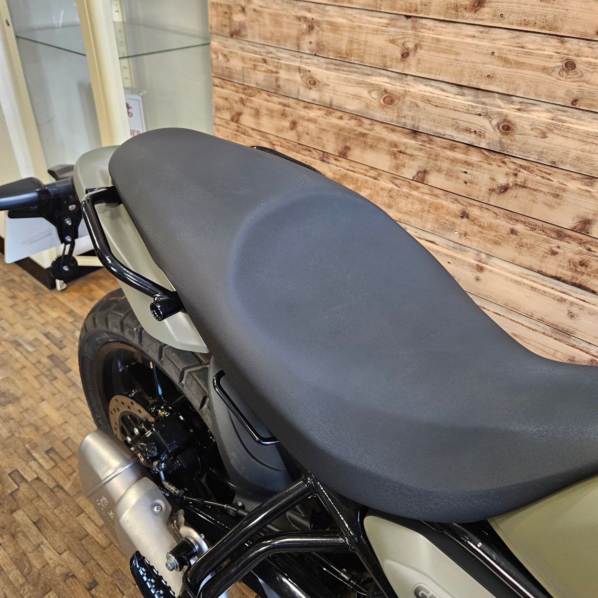ROYAL ENFIELD GUERILLA 450 - Ash Green - PreRegistered