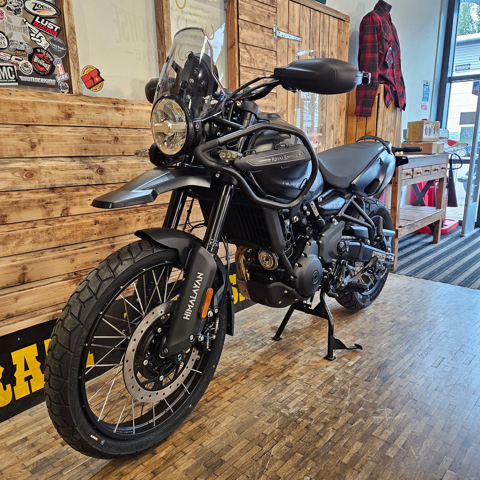 ROYAL ENFIELD HIMALAYAN 450 - Mana Black