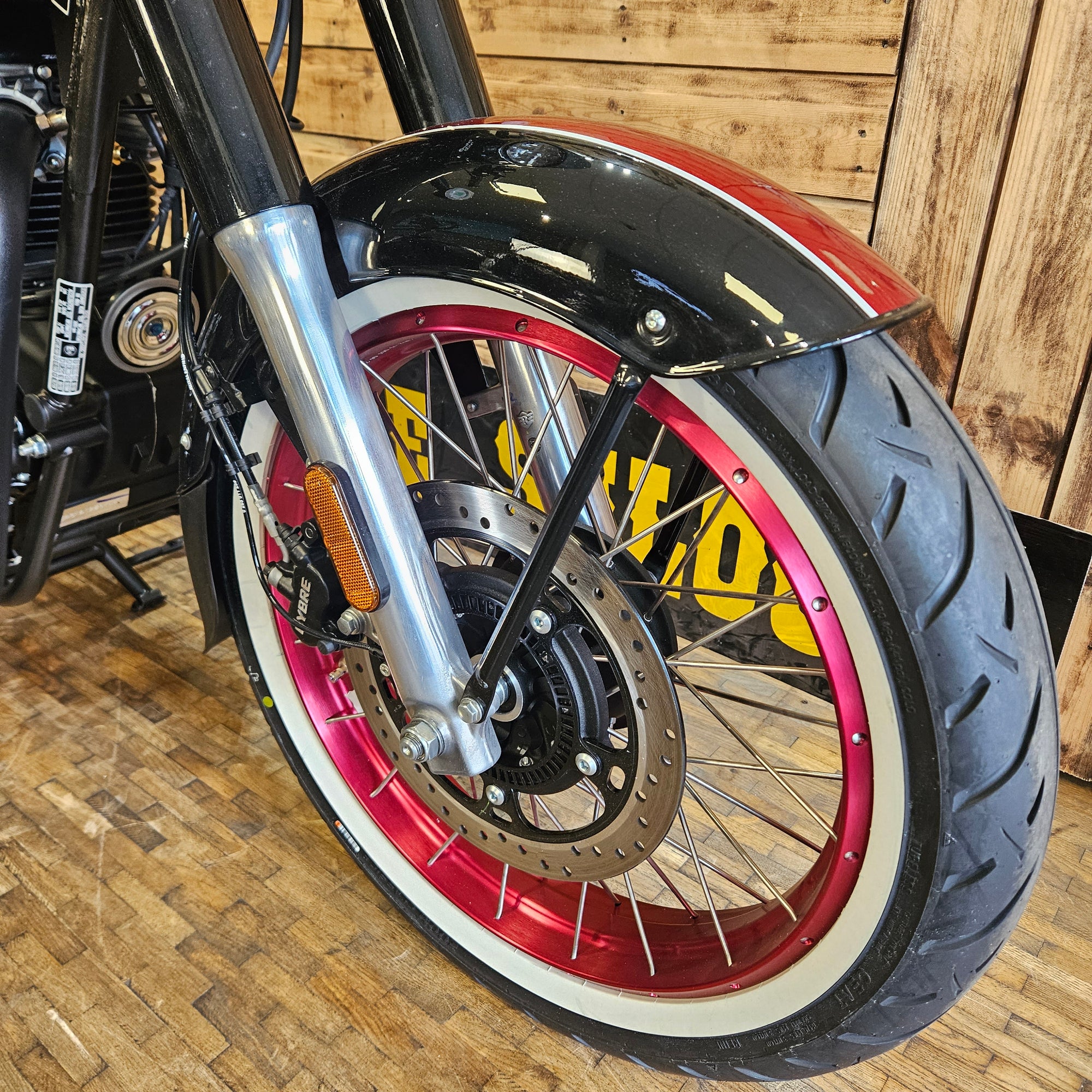 Royal Enfield Goan 350 - Rave Red