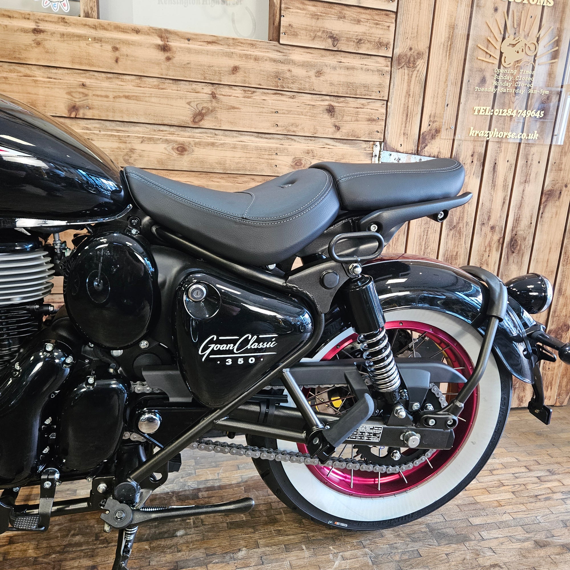 Royal Enfield Goan 350 - Rave Red