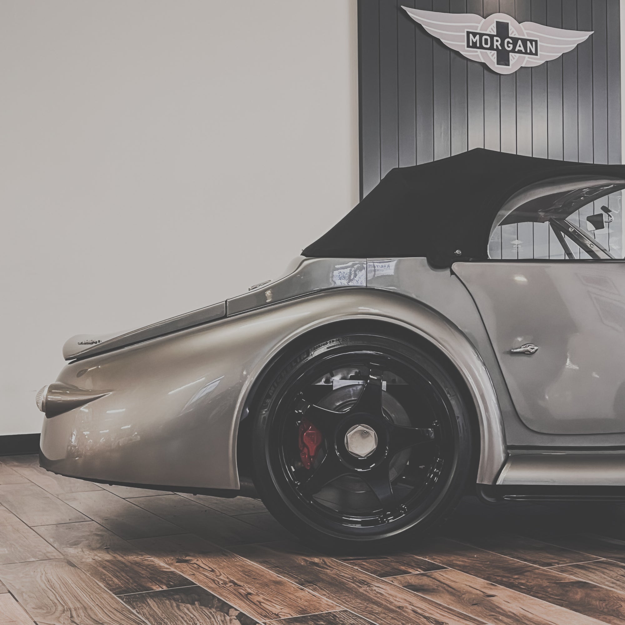 Morgan Aero 8 MK1 4.4 V8 Manual - Champagne Silver