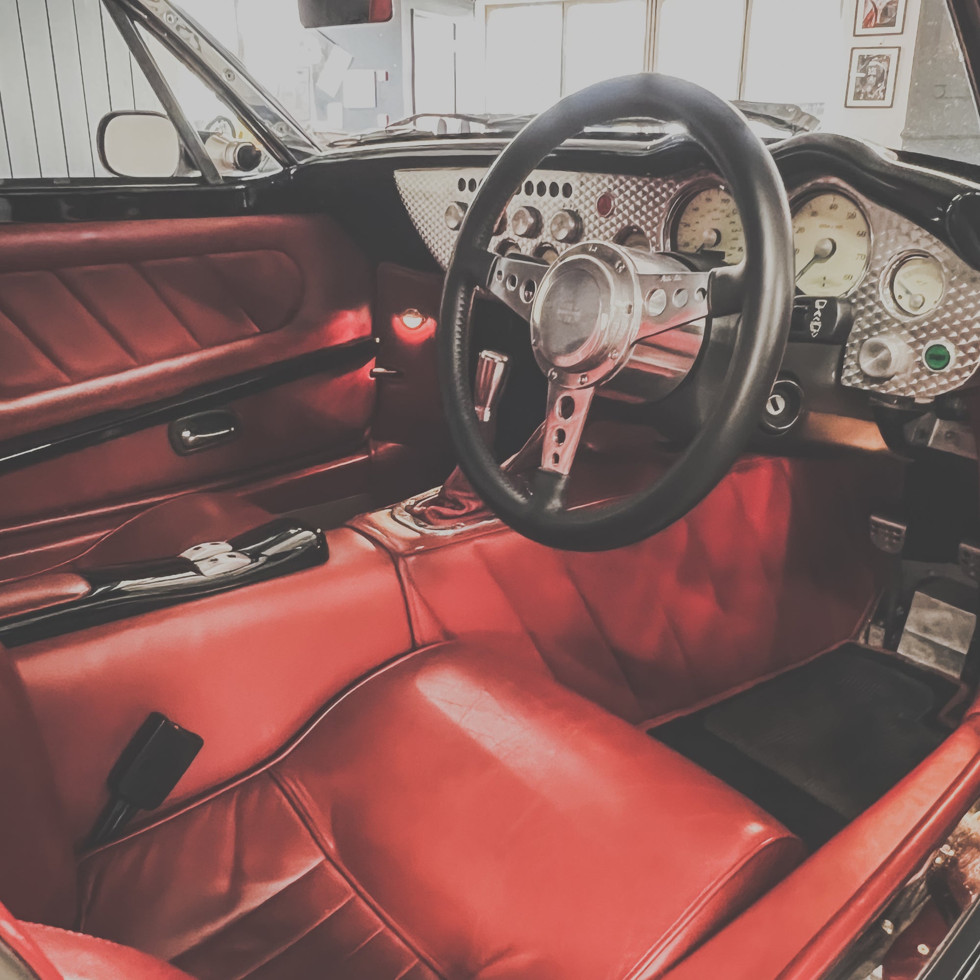 Morgan Aero 8 MK1 4.4 V8 Manual - Champagne Silver