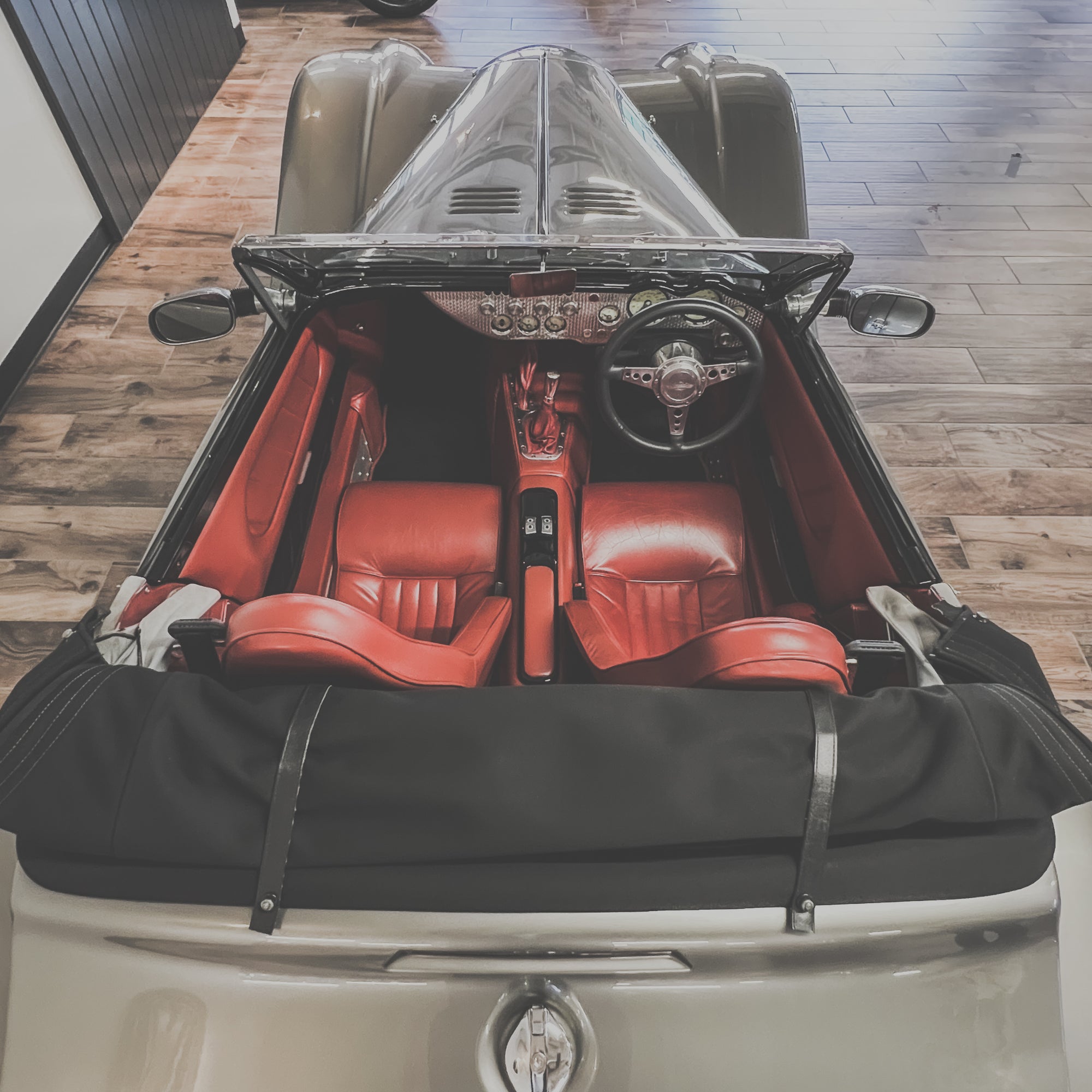 Morgan Aero 8 MK1 4.4 V8 Manual - Champagne Silver