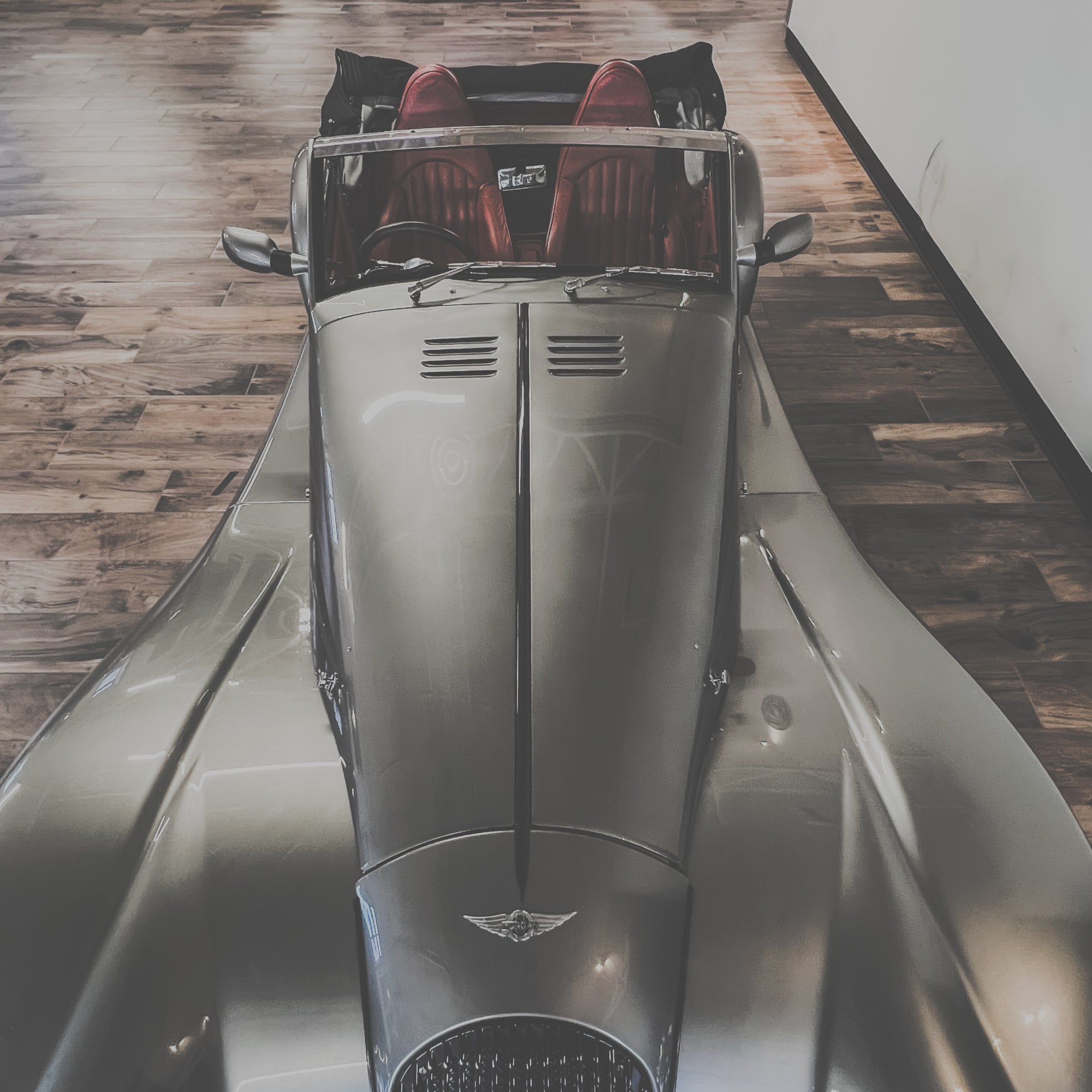 Morgan Aero 8 MK1 4.4 V8 Manual - Champagne Silver