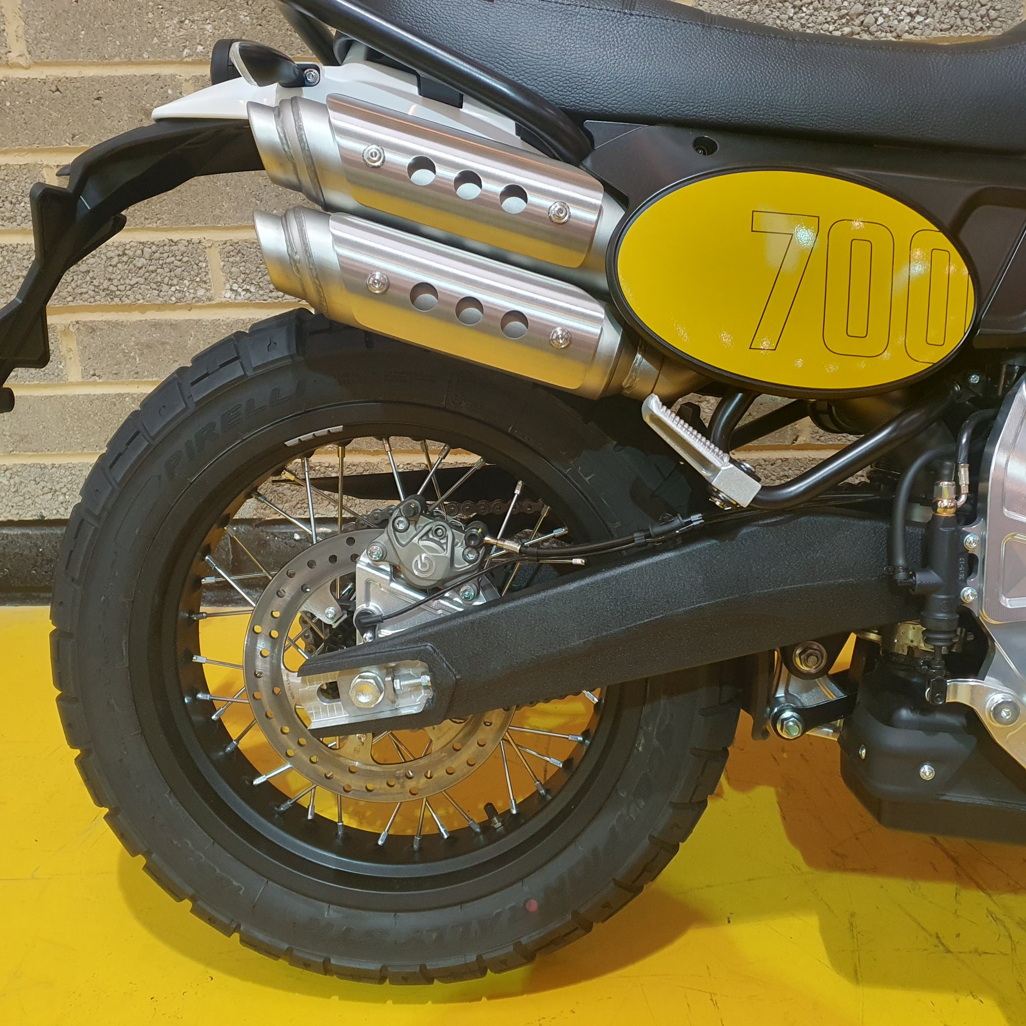 Fantic Caballero 700 - Pure Red