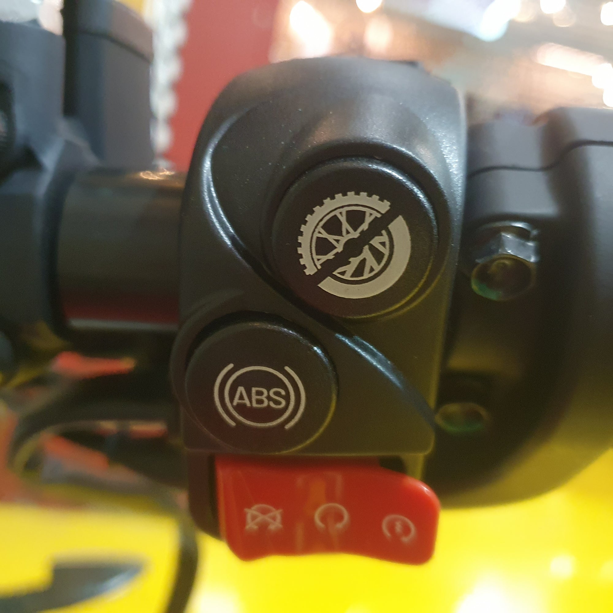 Fantic Caballero 700 - Pure Red