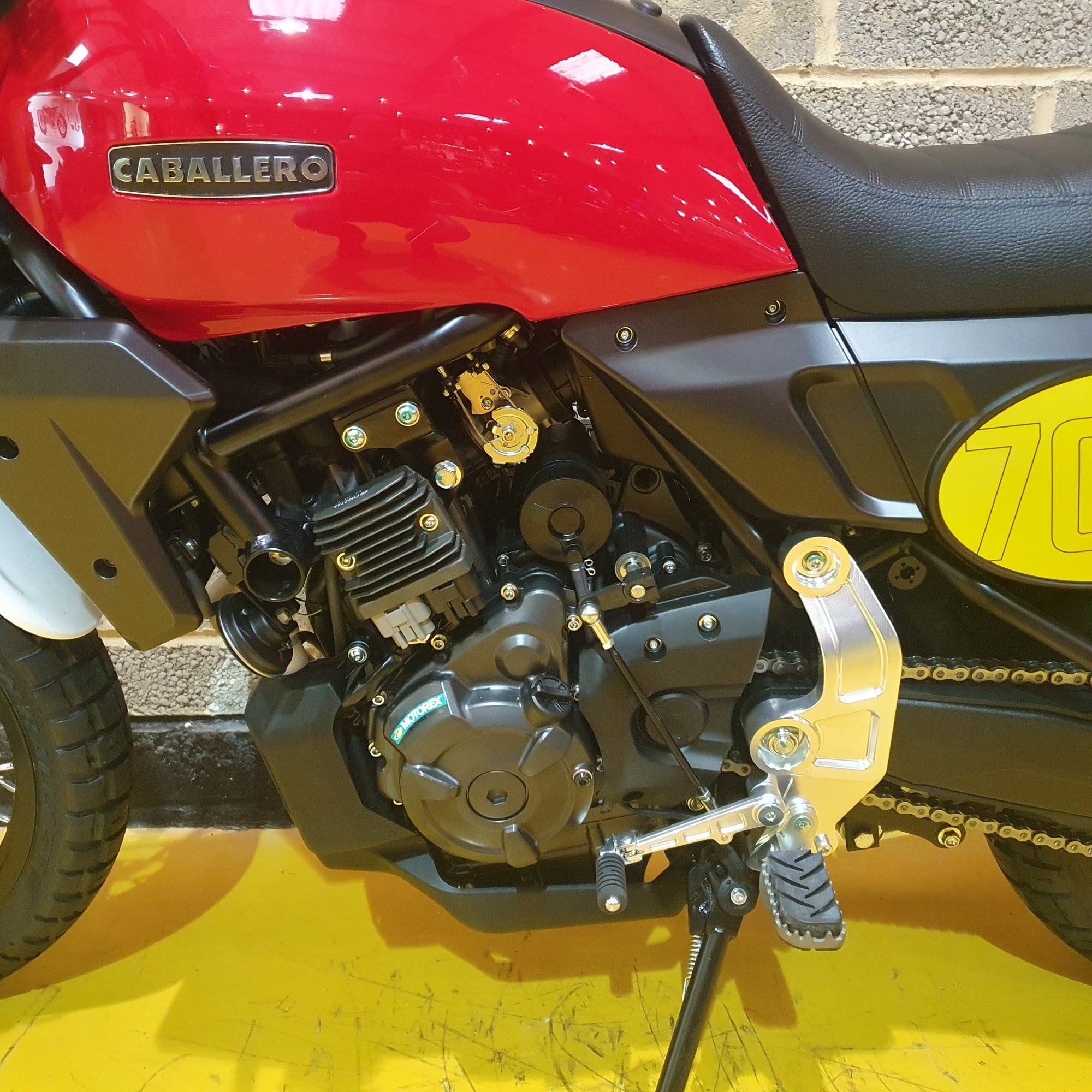 Fantic Caballero 700 - Pure Red