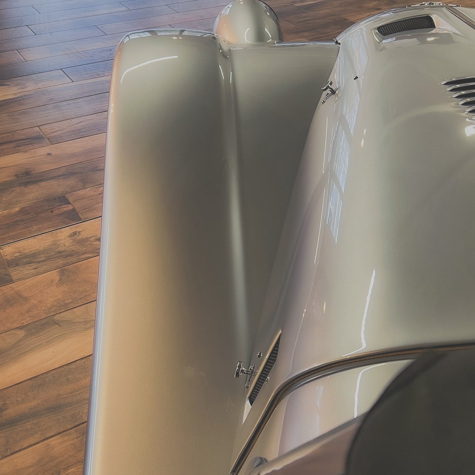 Morgan Plus SIX 3.0 Straight 6 Turbo - Liquid Blue Chrome