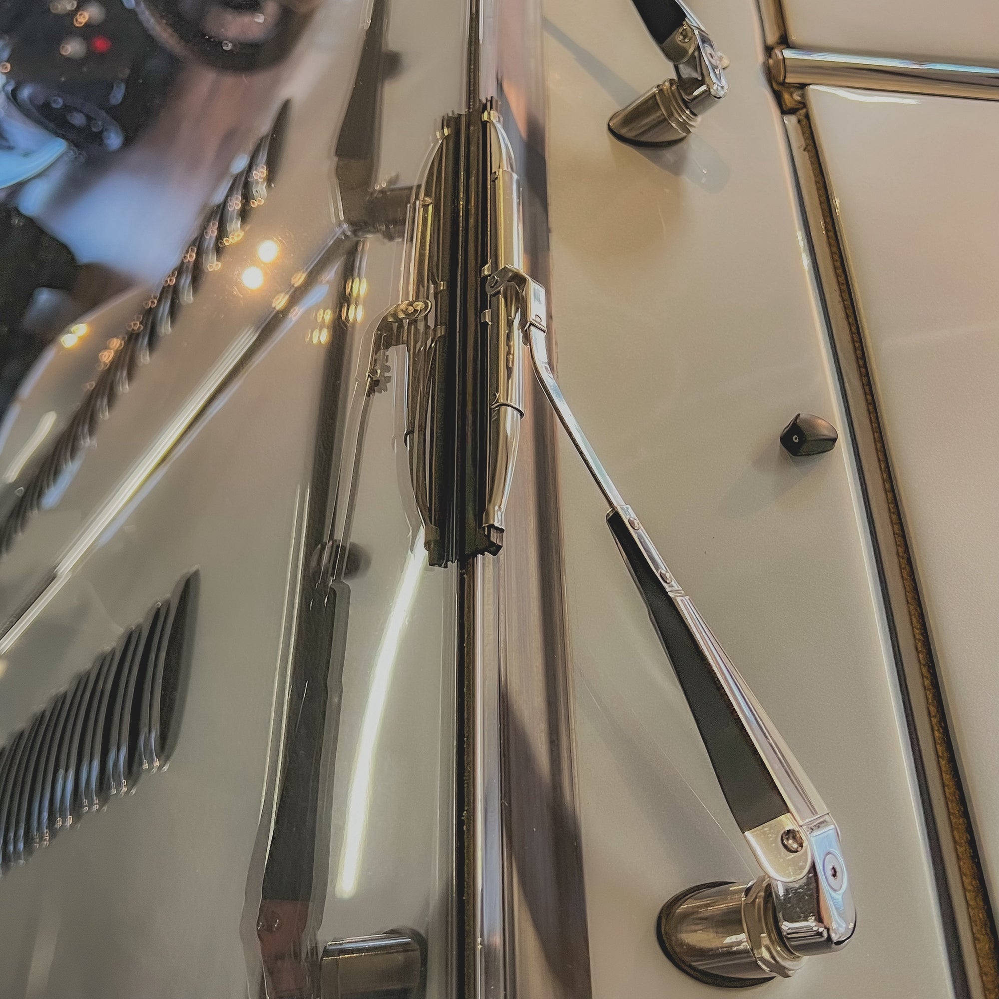 Morgan Plus SIX 3.0 Straight 6 Turbo - Liquid Blue Chrome