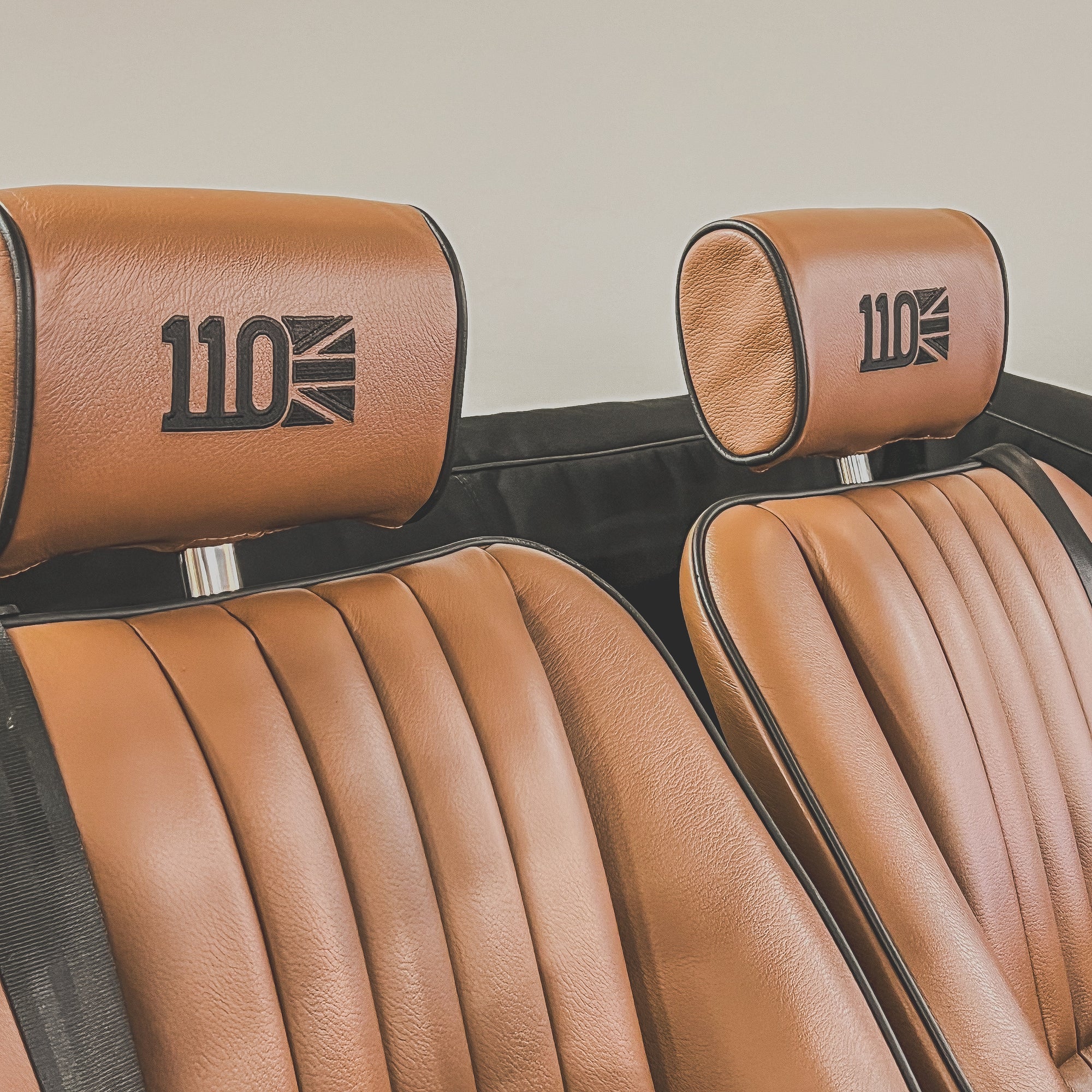 Morgan Roadster 3.7 The Rare 110 Edition - Morgan Dark Silver Pearl