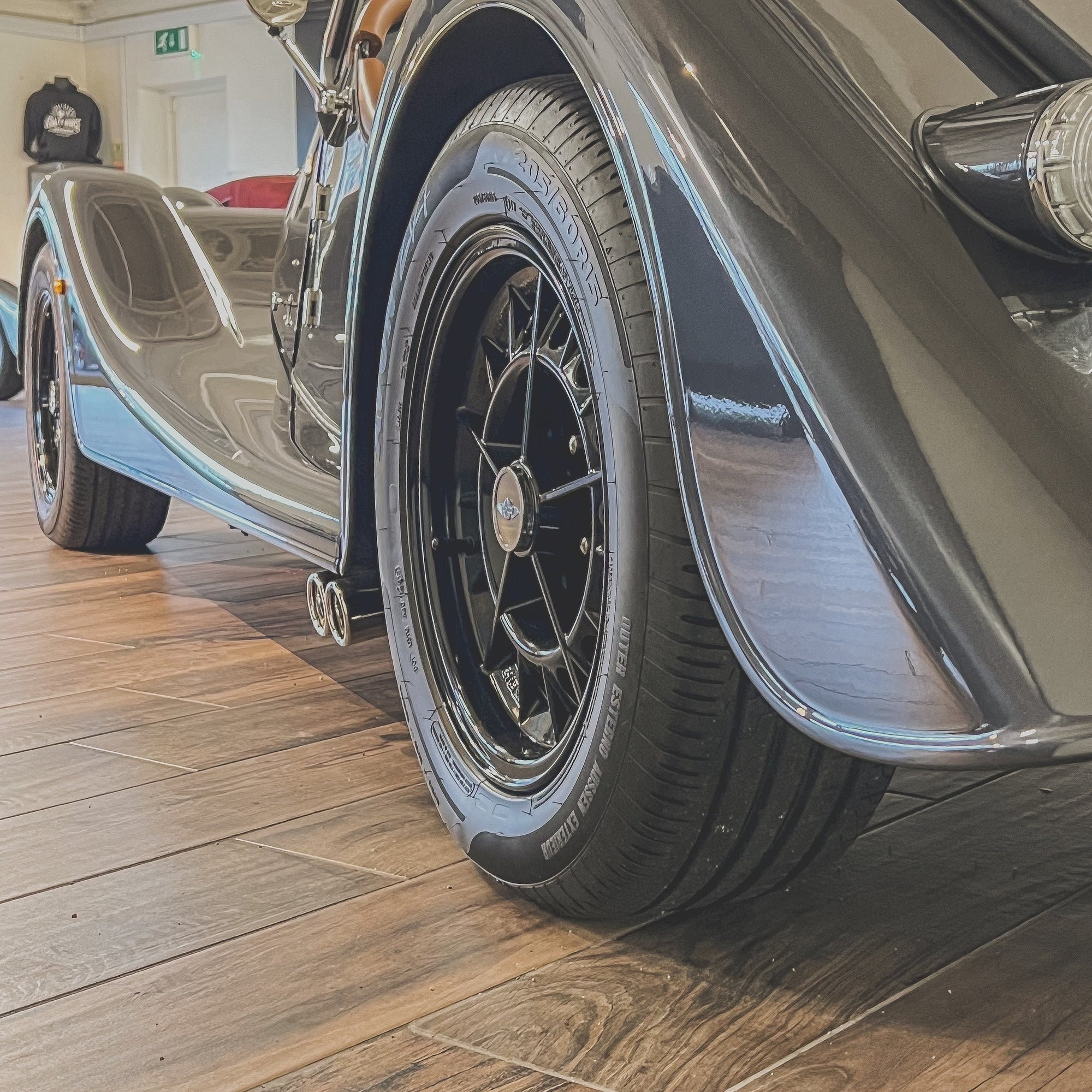 Morgan Roadster 3.7 The Rare 110 Edition - Morgan Dark Silver Pearl