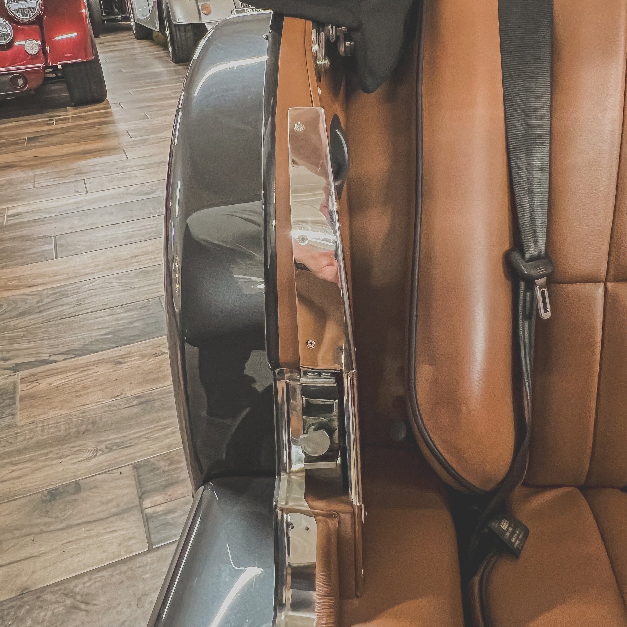 Morgan Roadster 3.7 The Rare 110 Edition - Morgan Dark Silver Pearl