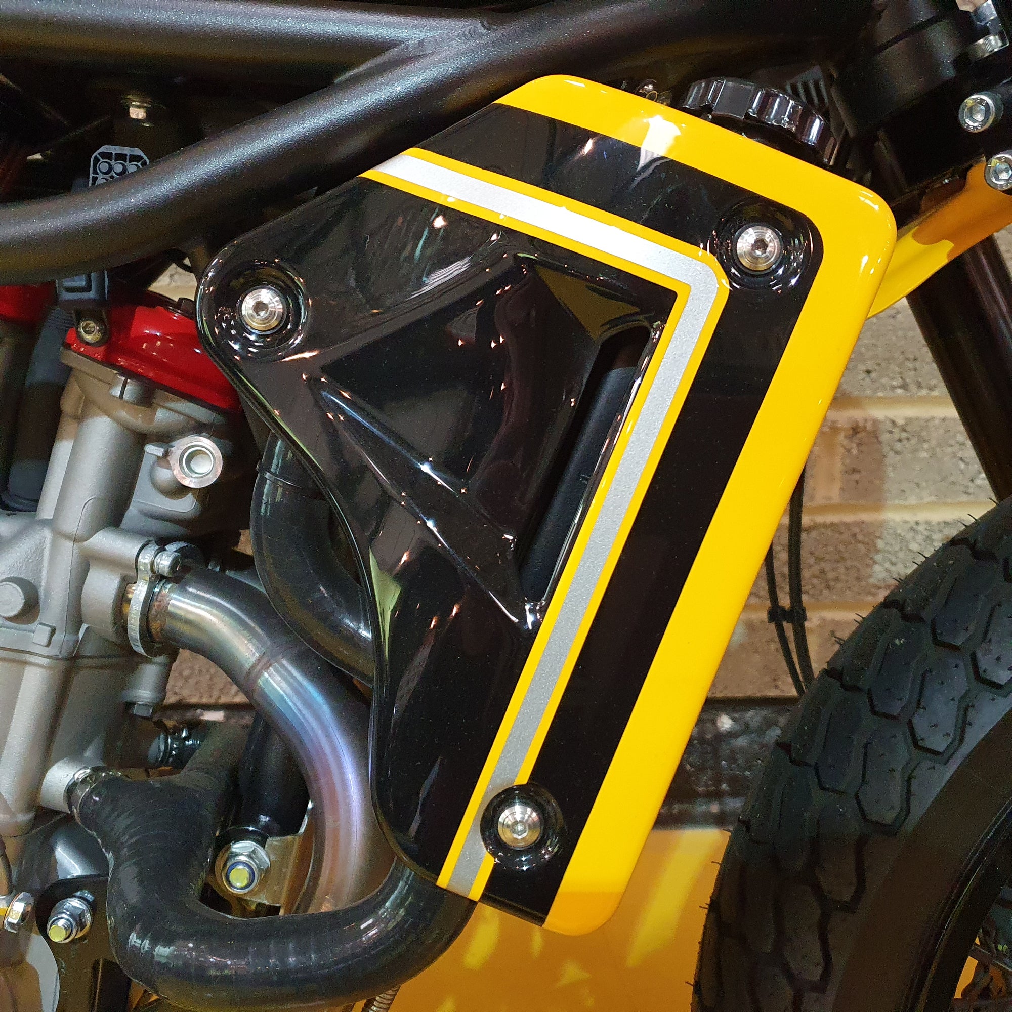 CCM Spitfire Street Tracker - Yellow/Black