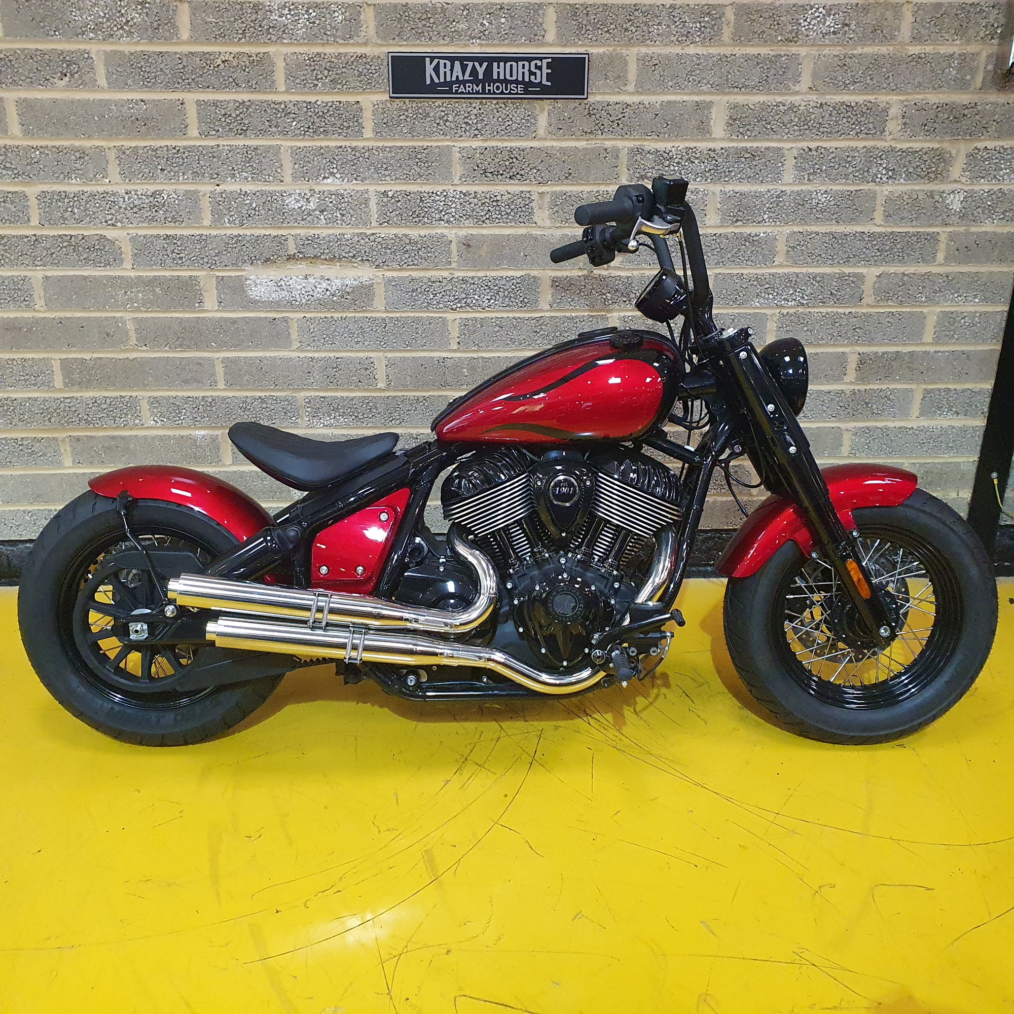 Indian Chief Bobber Dark Horse - Custom Candy Red
