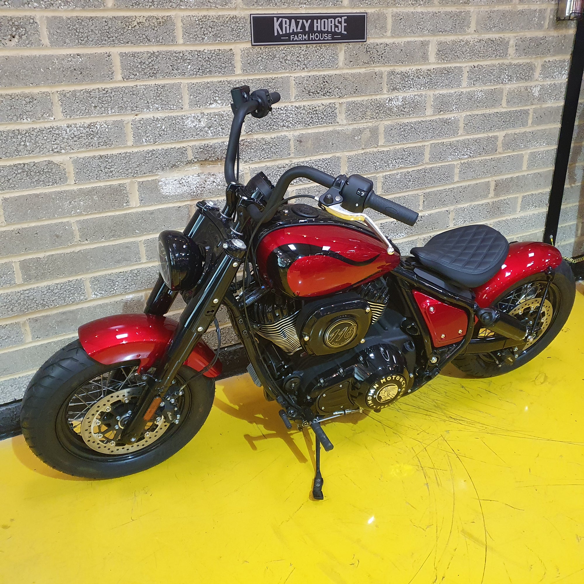 Indian Chief Bobber Dark Horse - Custom Candy Red