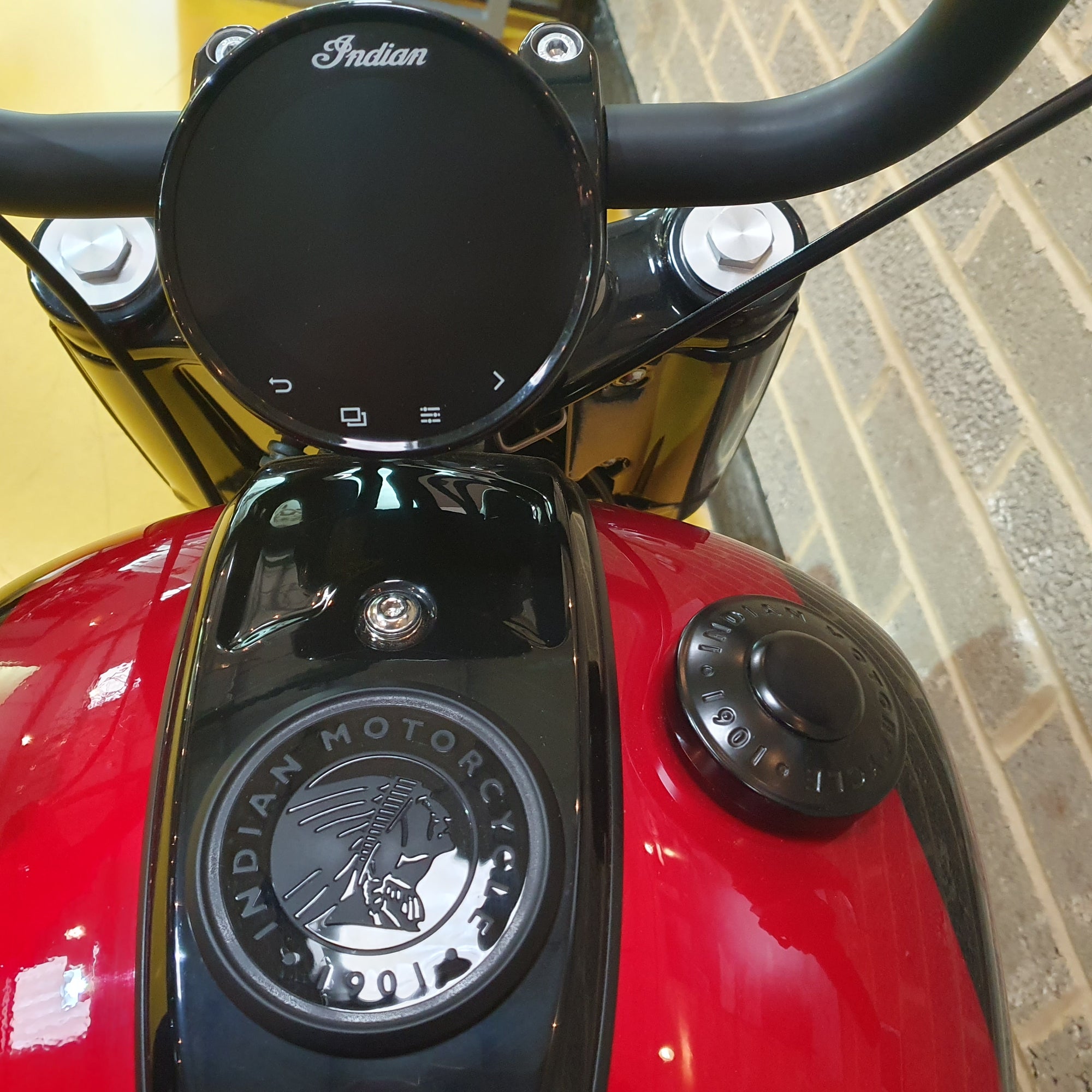 Indian Chief Bobber Dark Horse - Custom Candy Red