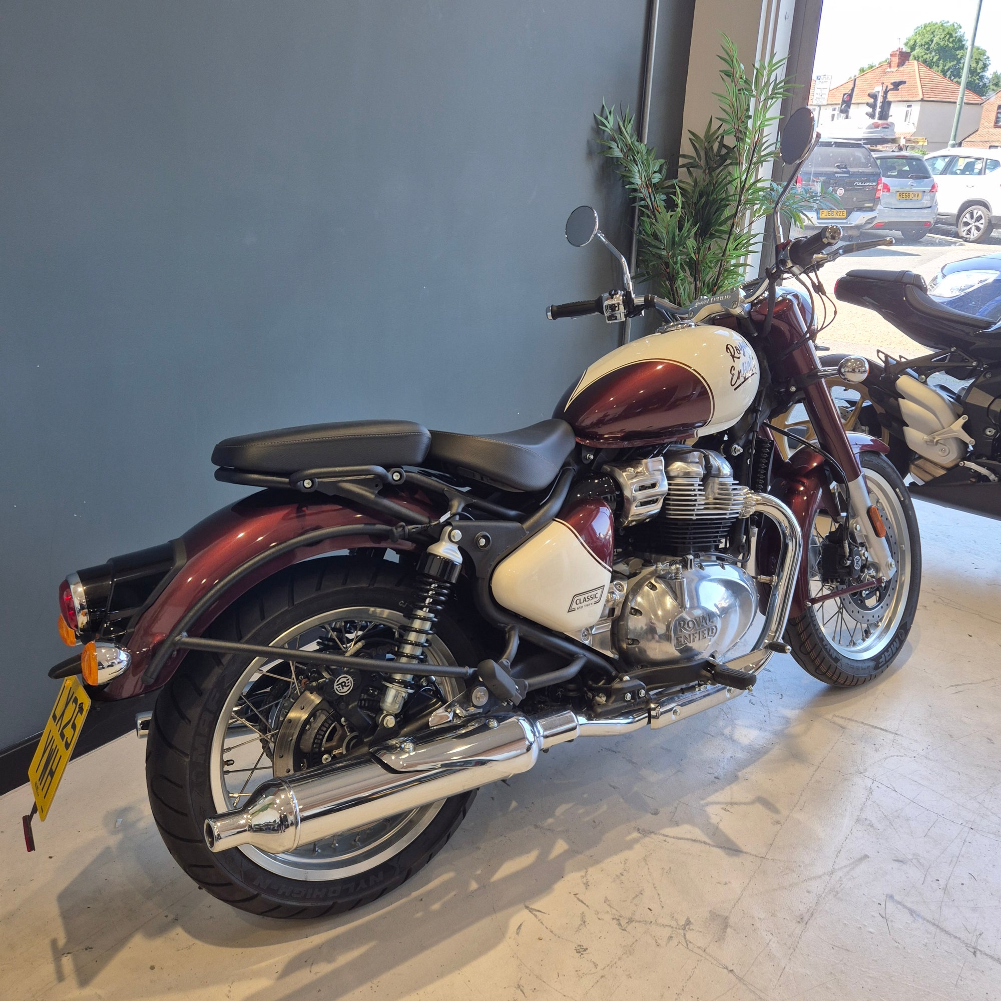 Royal Enfield Classic 650 - Vallam Red - PreLoved