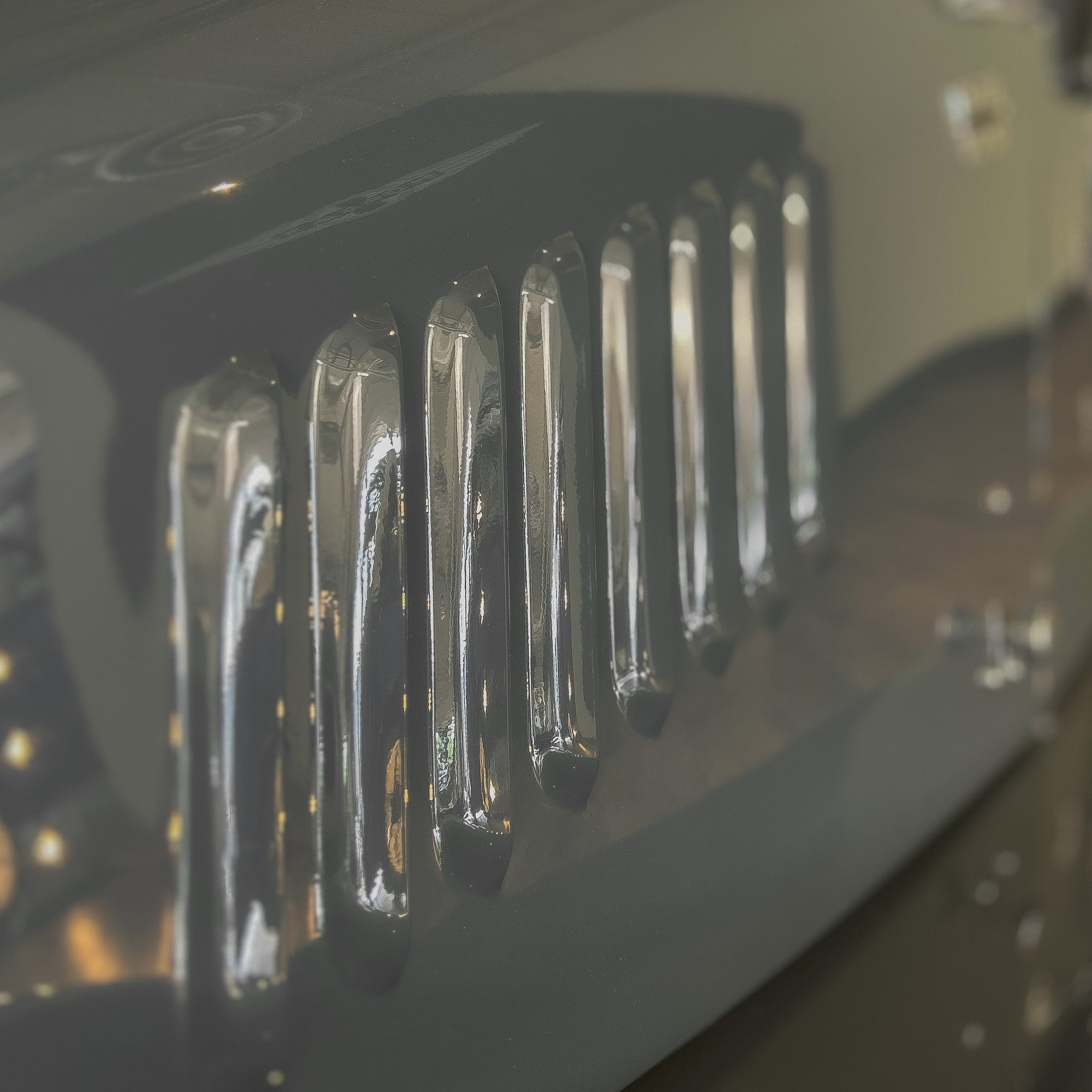 Morgan Plus Four auto - Vintage Dark Grey