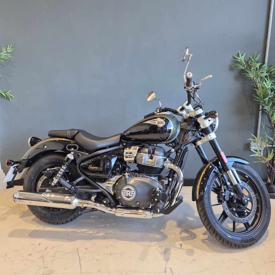Royal Enfield Super Meteor 650 - Interstellar Green - Preloved