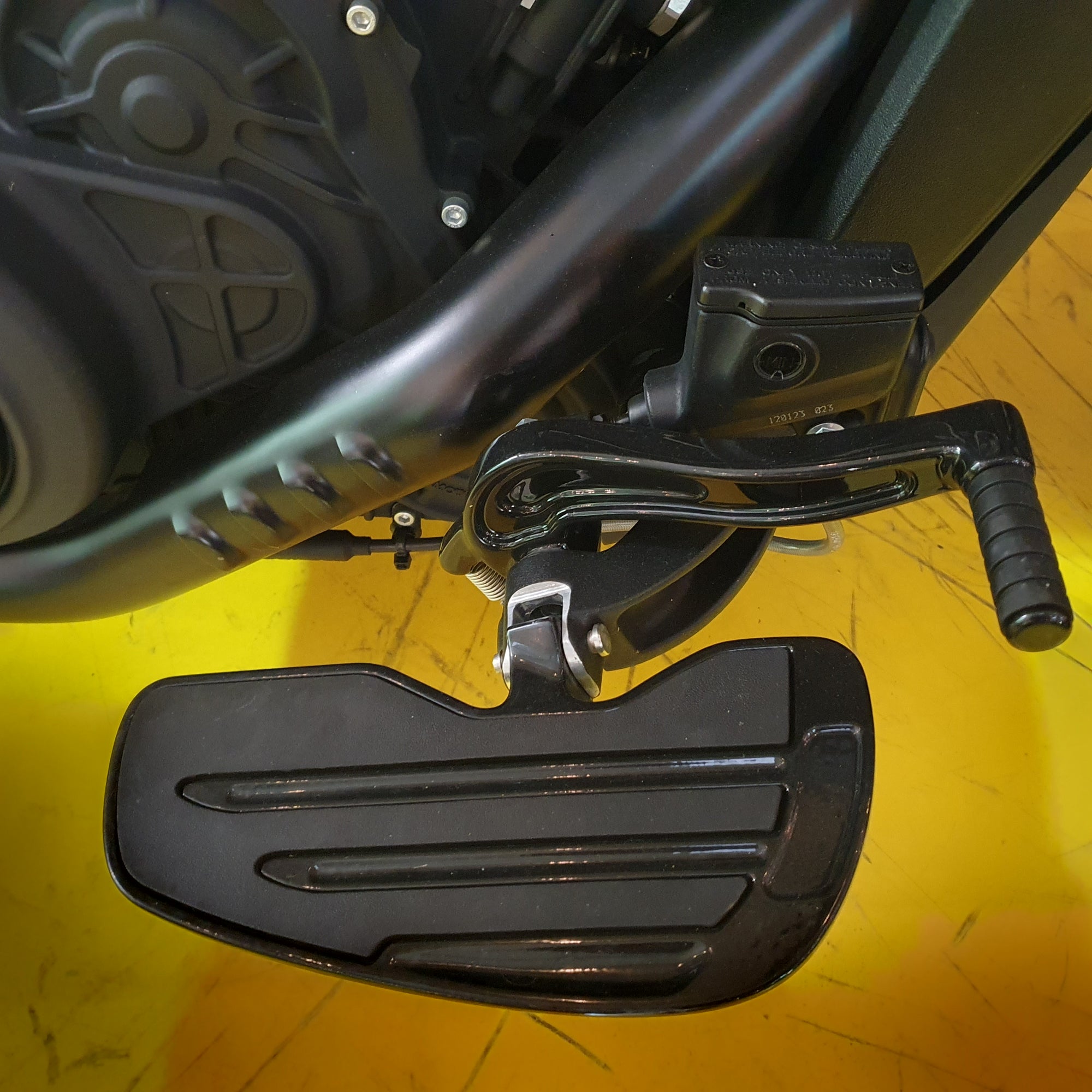 Indian Scout Bobber - Black Smoke - PreLoved
