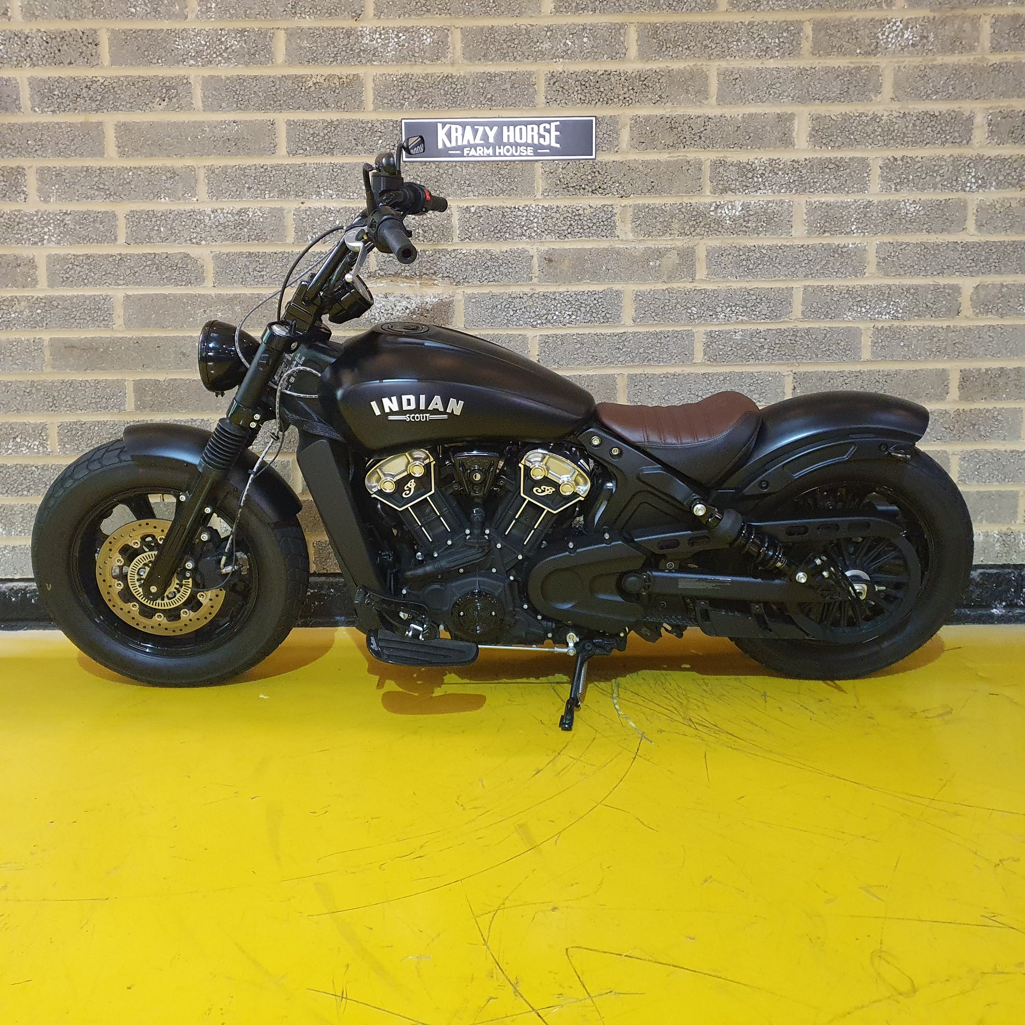Indian Scout Bobber - Black Smoke - PreLoved
