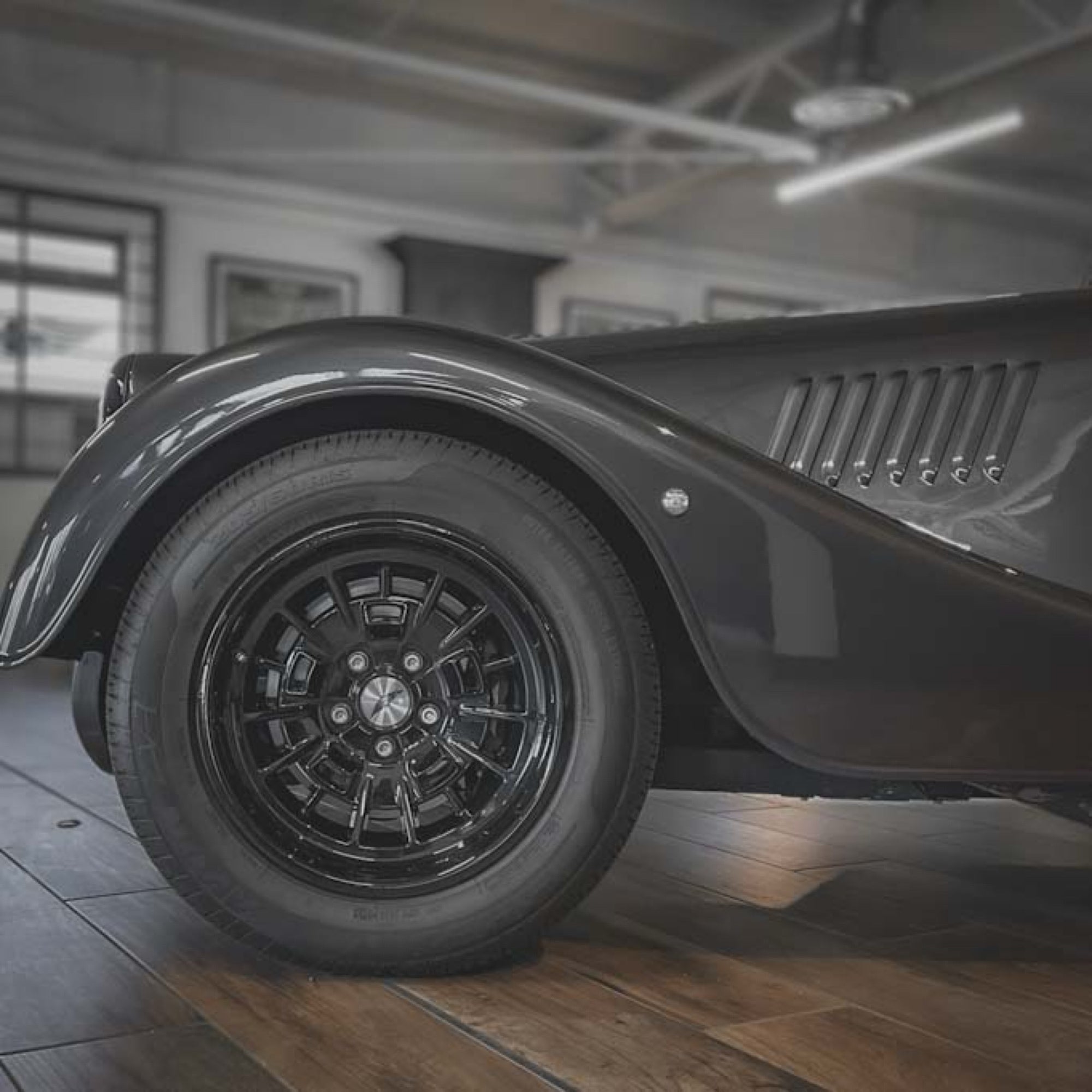 Morgan Plus Four Auto - Morgan Dark Silver Metallic