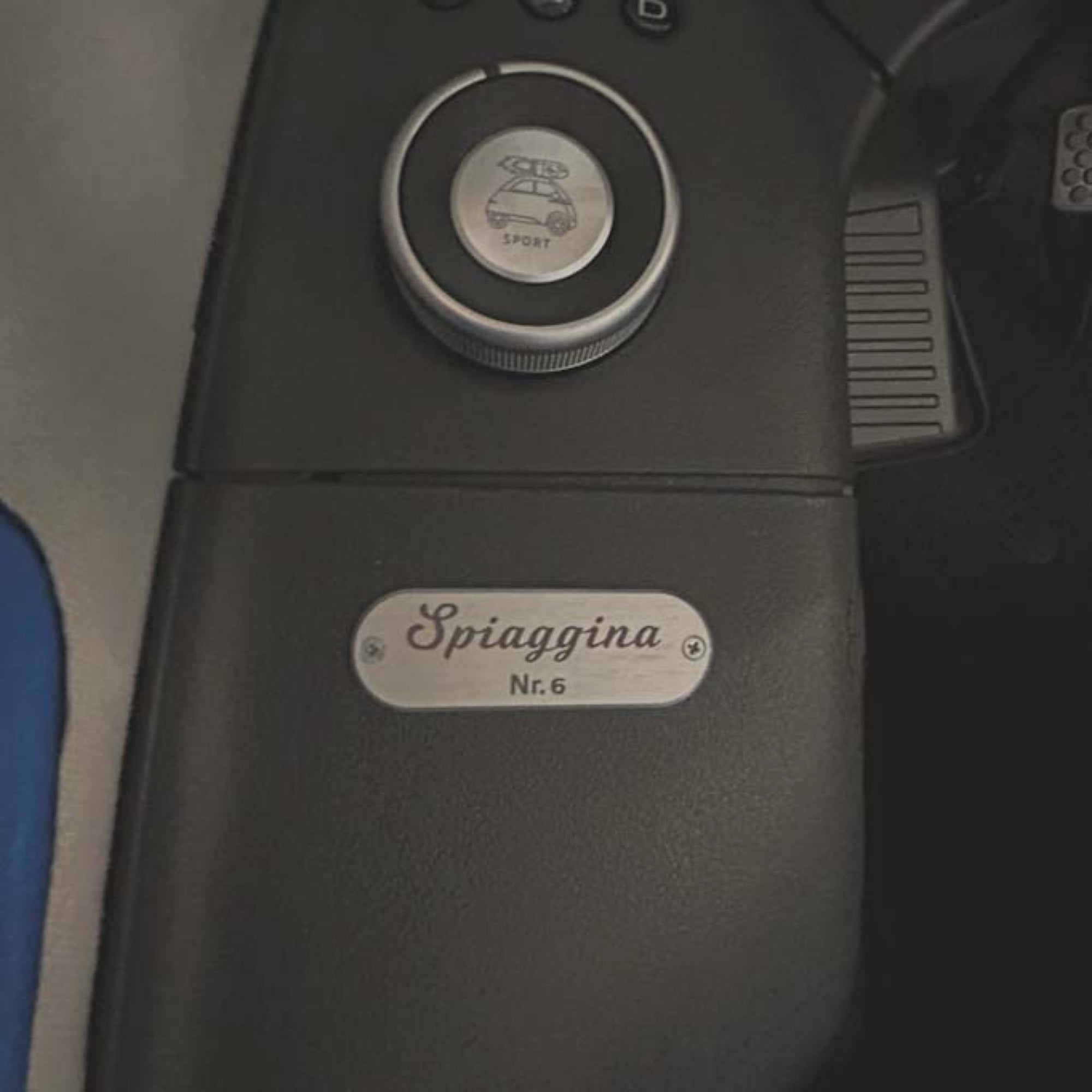 Close-up of a Spiaggina product with branding and model number visible.