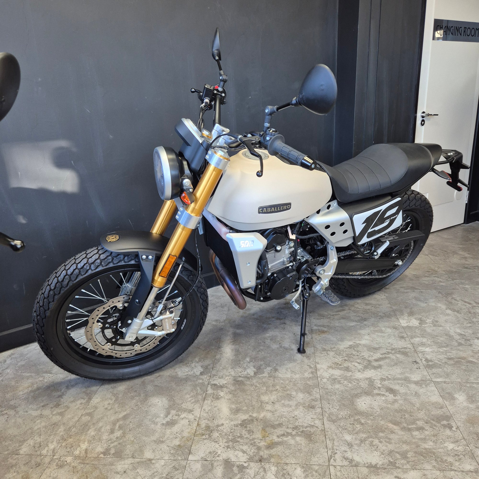 Fantic Caballero 500 Flat Track Edition - Sand - Preloved