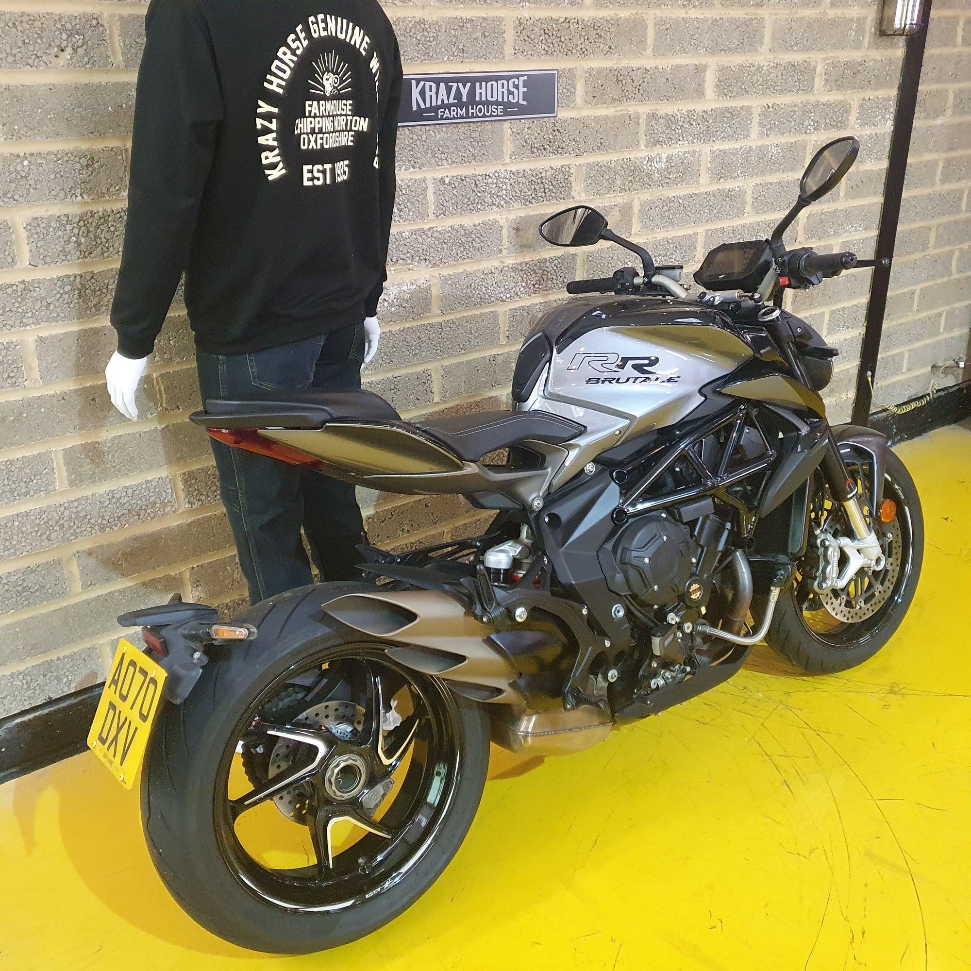 MV Agusta Brutale 800 RR - Carbon Black/Aviation Grey - PreLoved