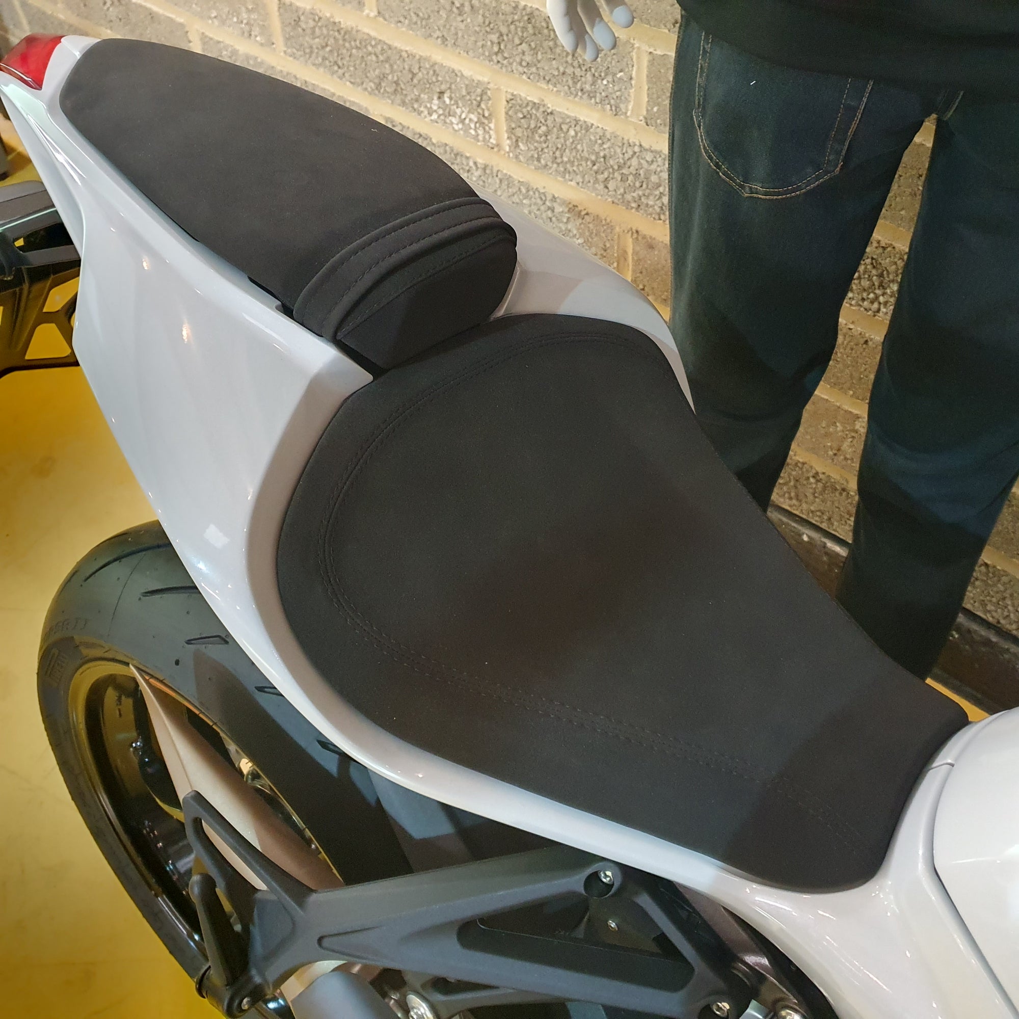 MV Agusta F3 RR - Surreal White & Mamba Red