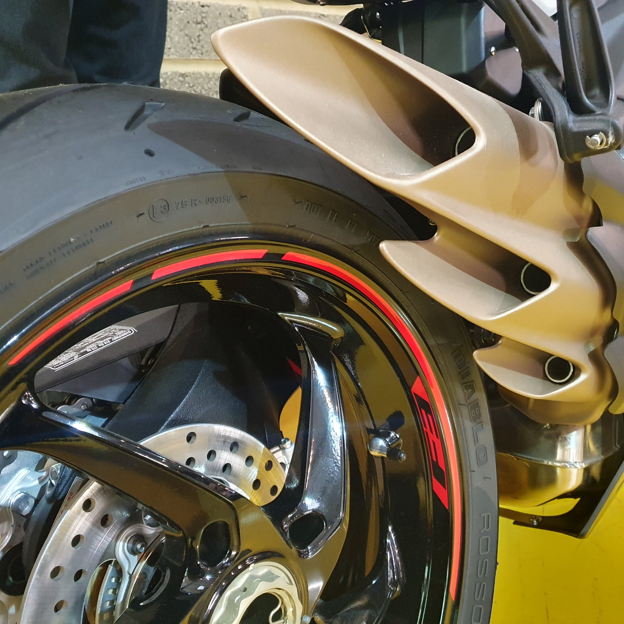 MV Agusta F3 RR - Surreal White & Mamba Red