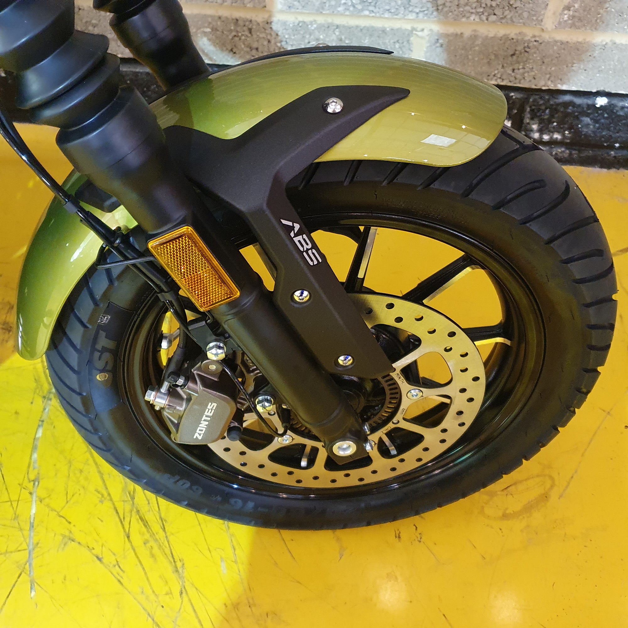 Zontes ZT125 C2 - Yellow