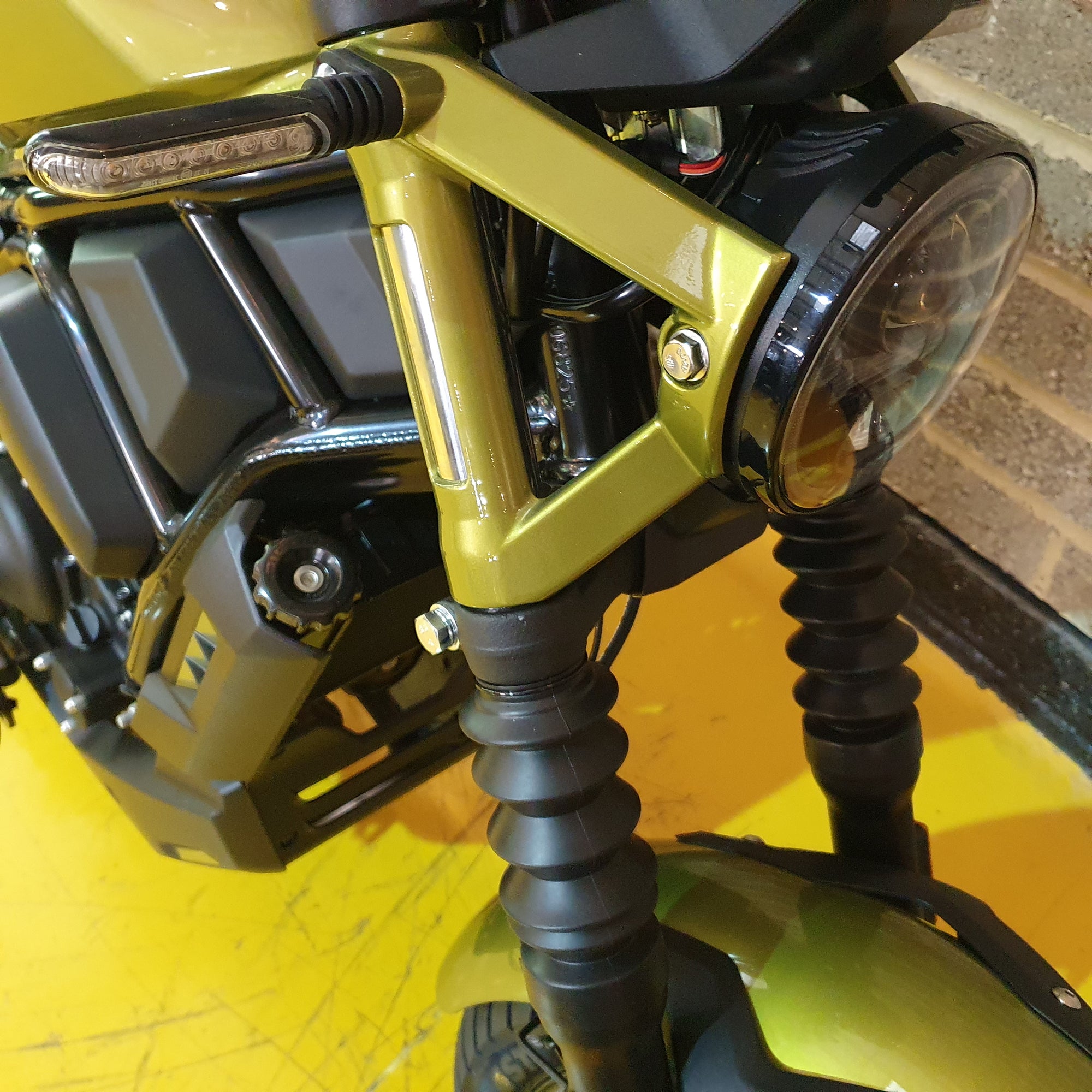 Zontes ZT125 C2 - Yellow