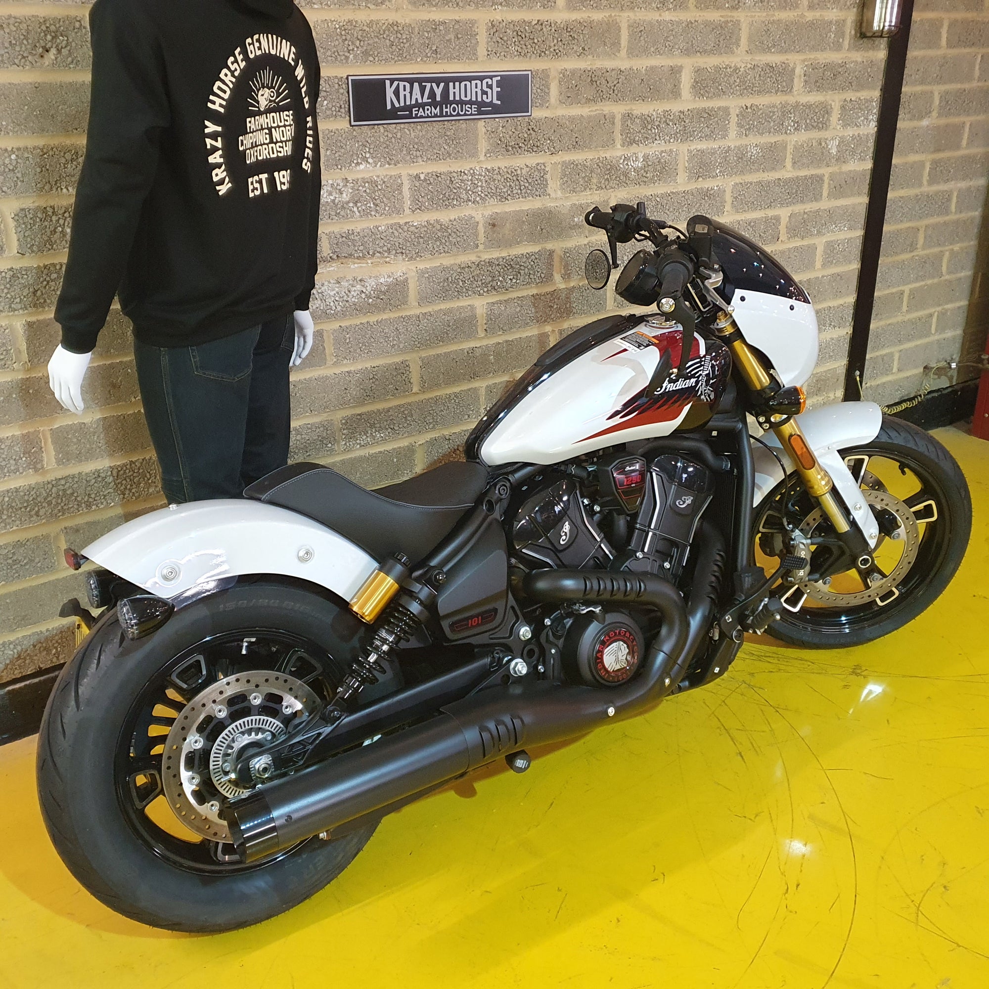 2025 Scout 101 - Ghost White Metallic - Preloved