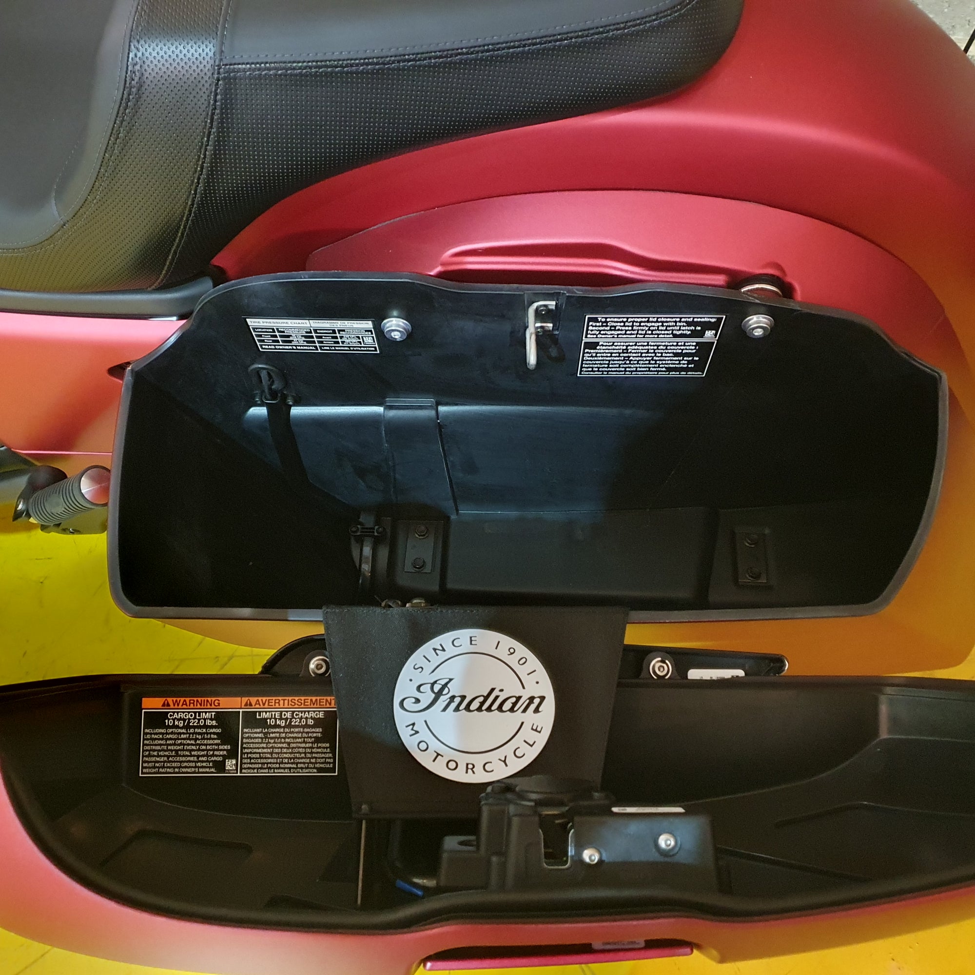 Indian Chieftain Dark Horse Power Plus 112 - Sunset Red Smoke